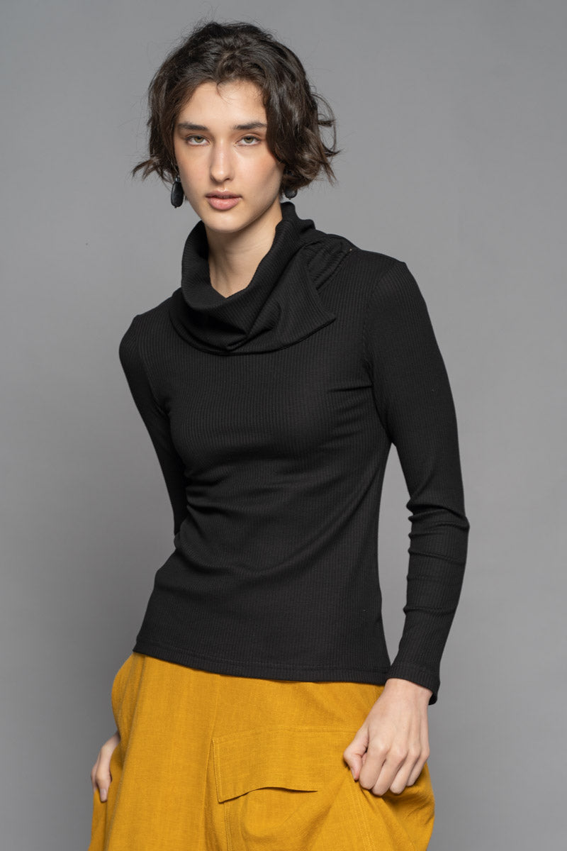 Hotaru Neck Top Blk