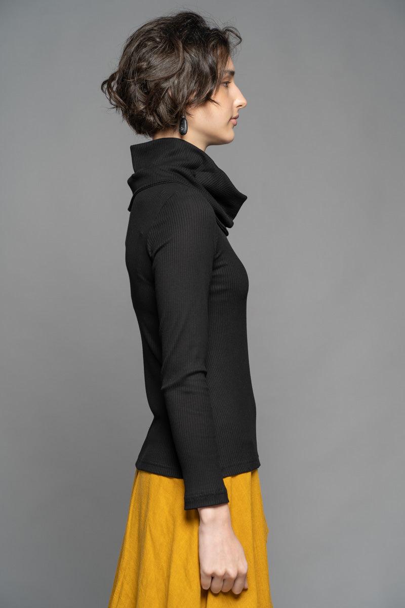 Hotaru Neck Top Blk