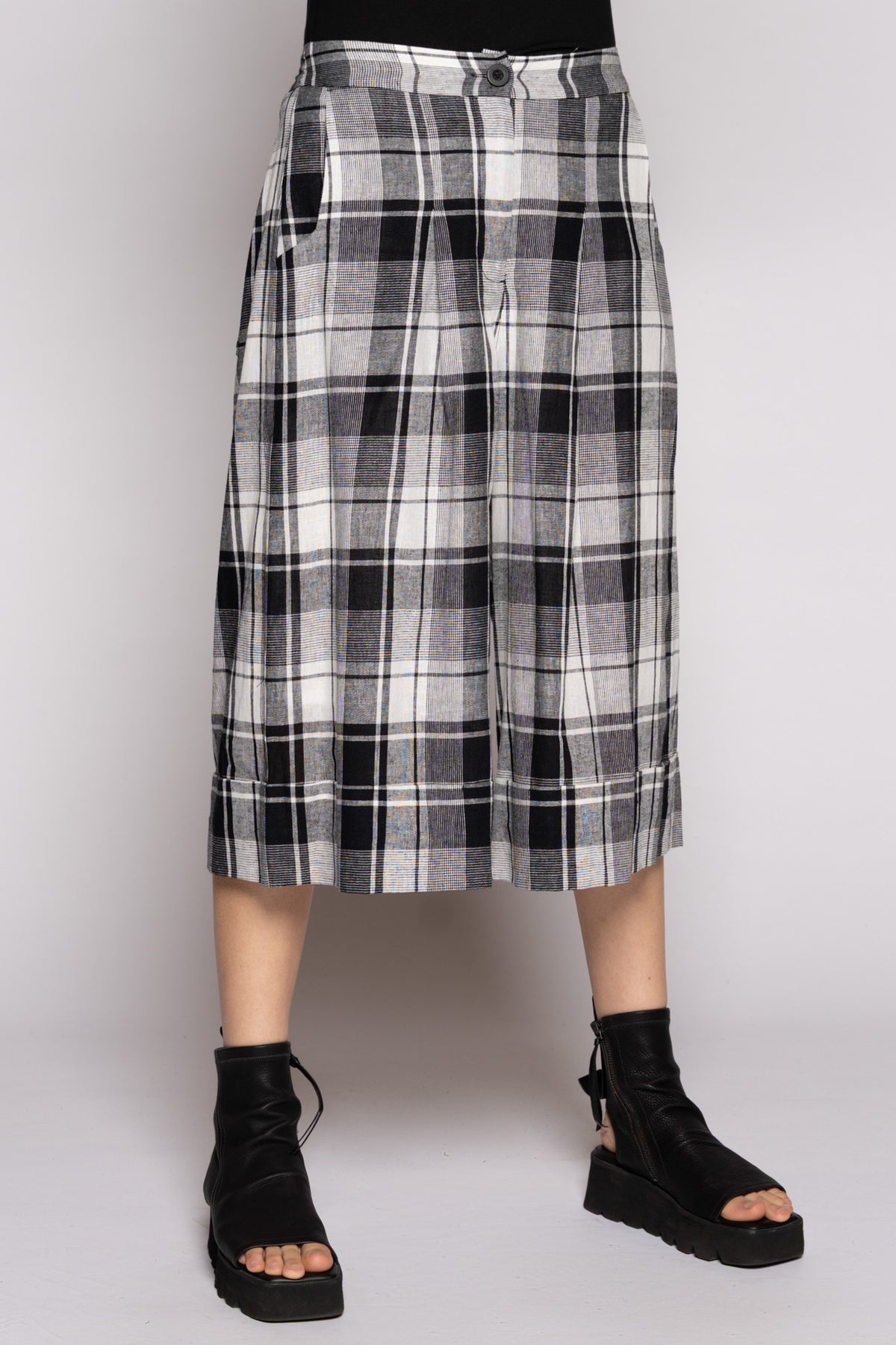 Arya Shorts Blk