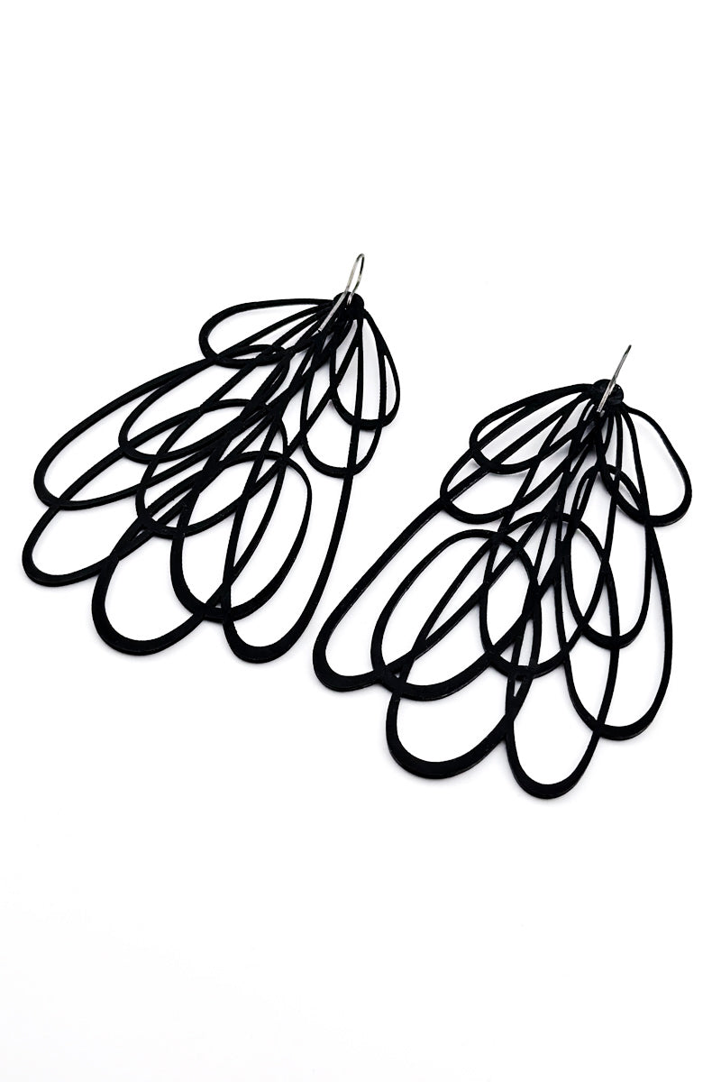 Twist Earrings Blk