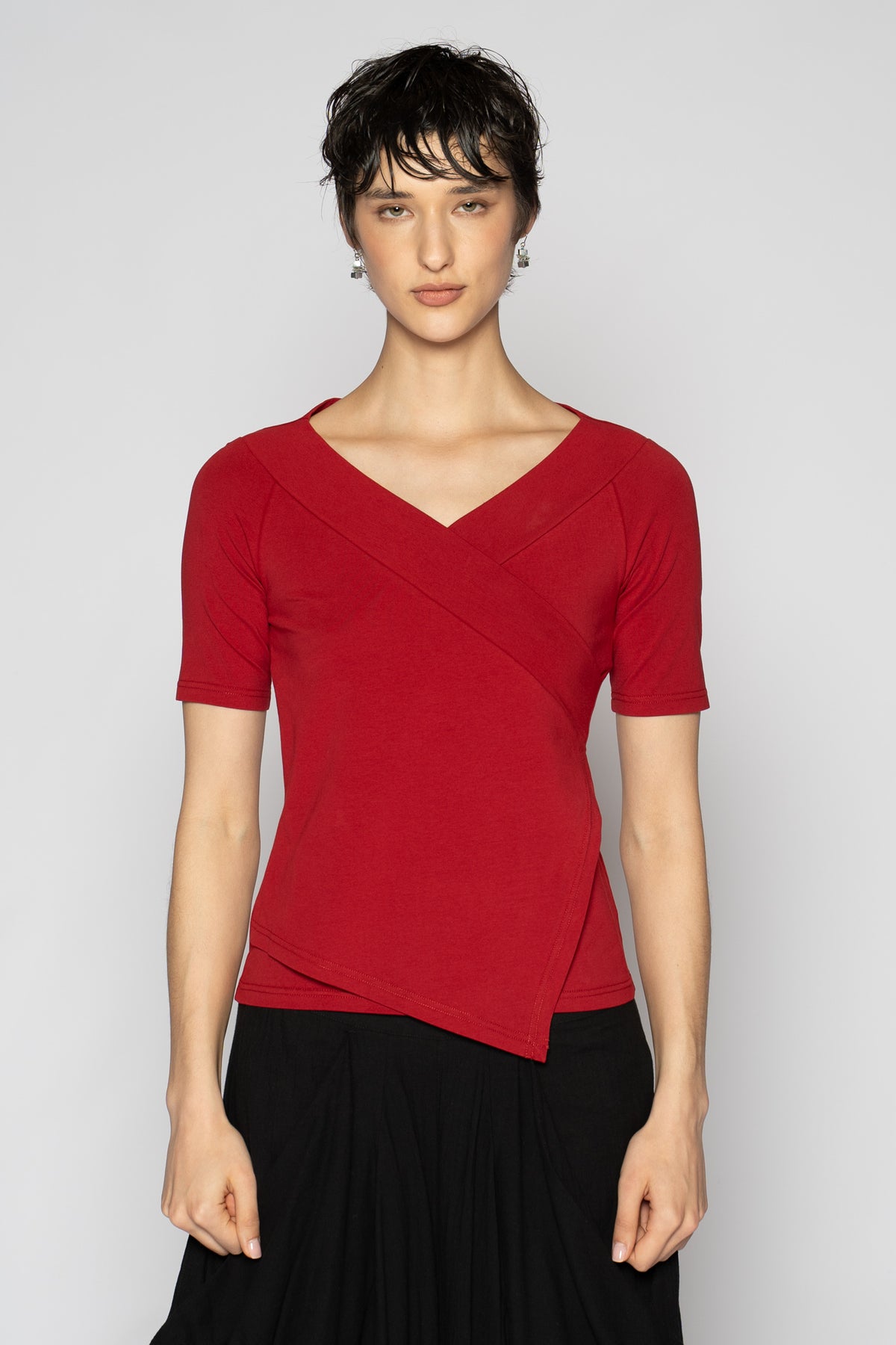 Aina V Top Scarlet