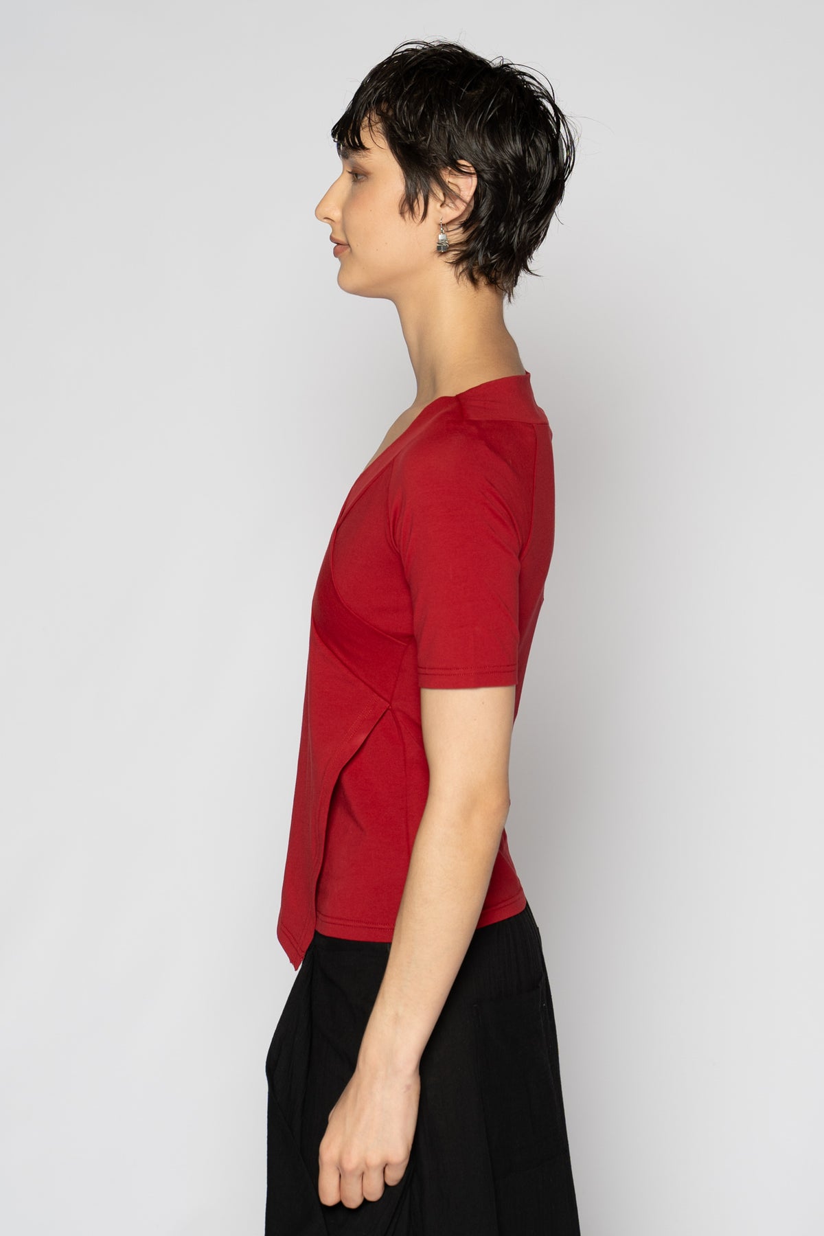 Aina V Top Scarlet