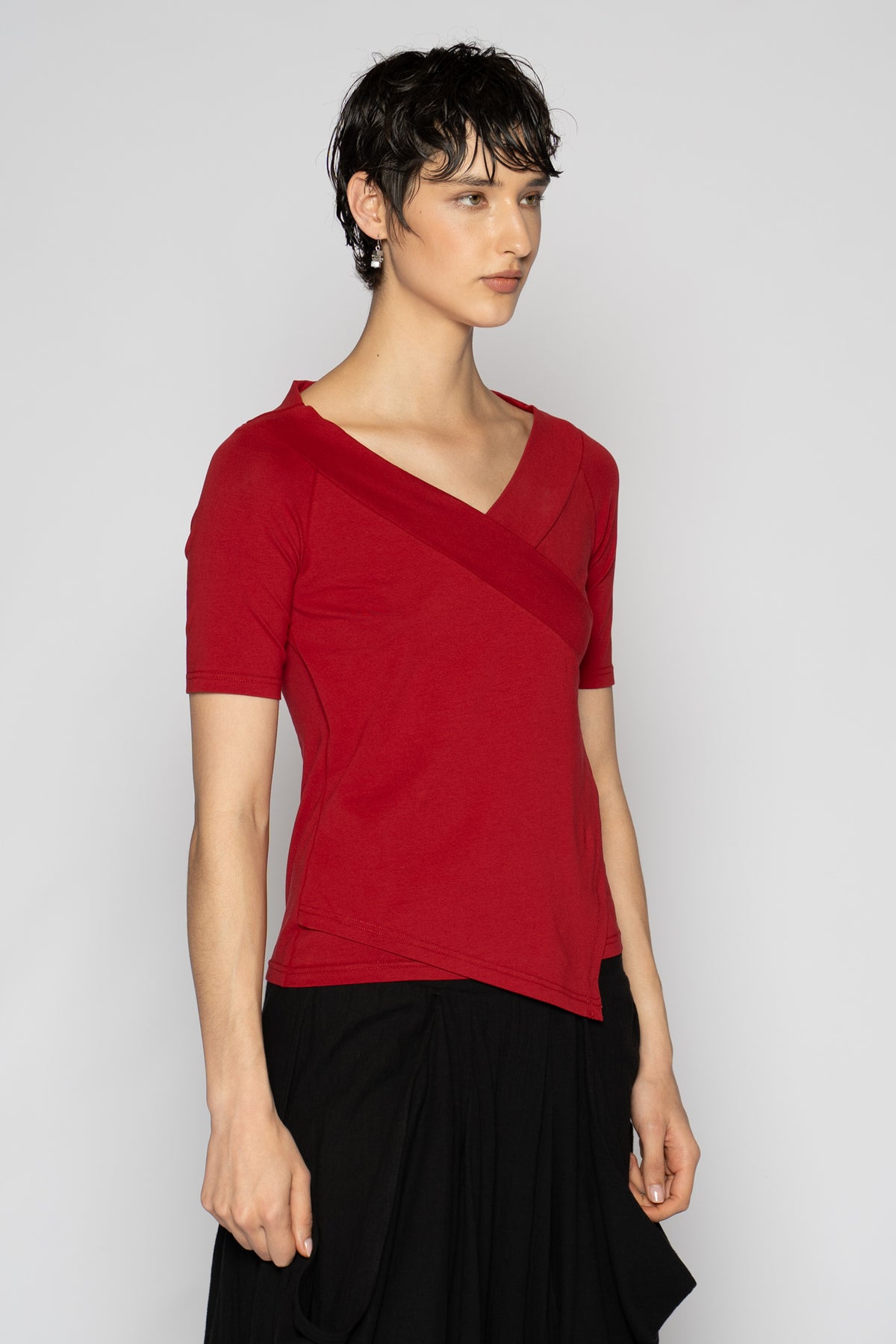 Aina V Top Scarlet