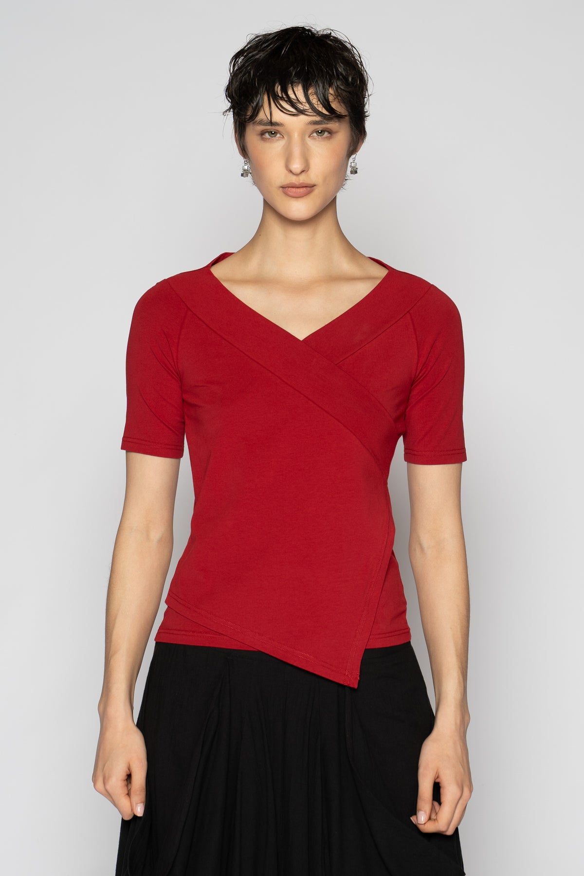 Aina V Top Scarlet