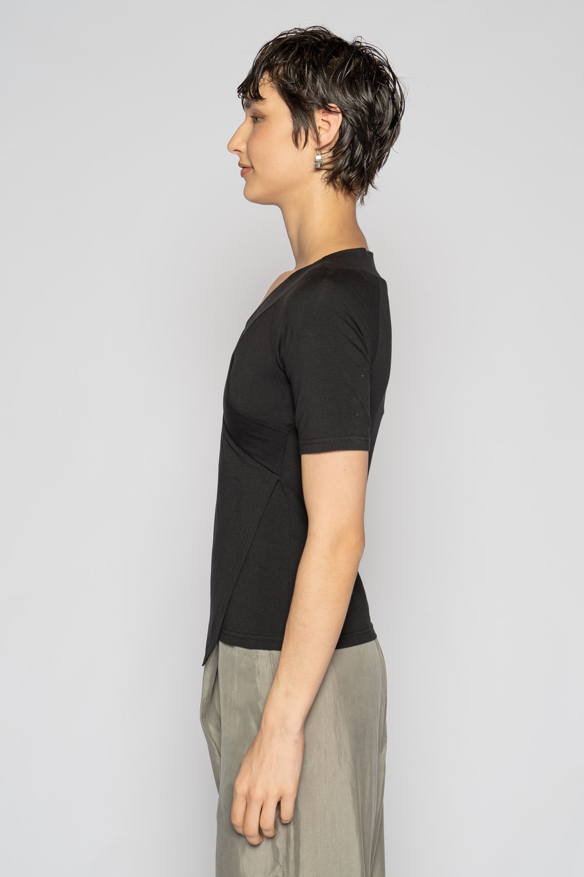 Aina V Top Blk