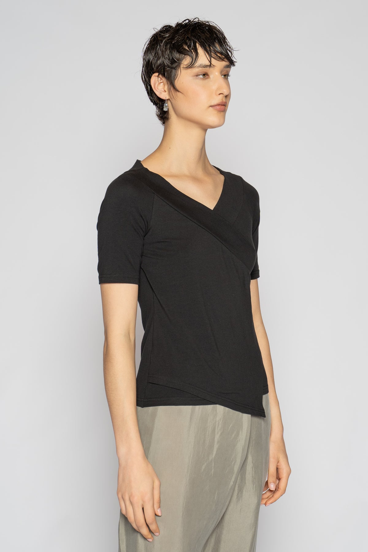 Aina V Top Blk