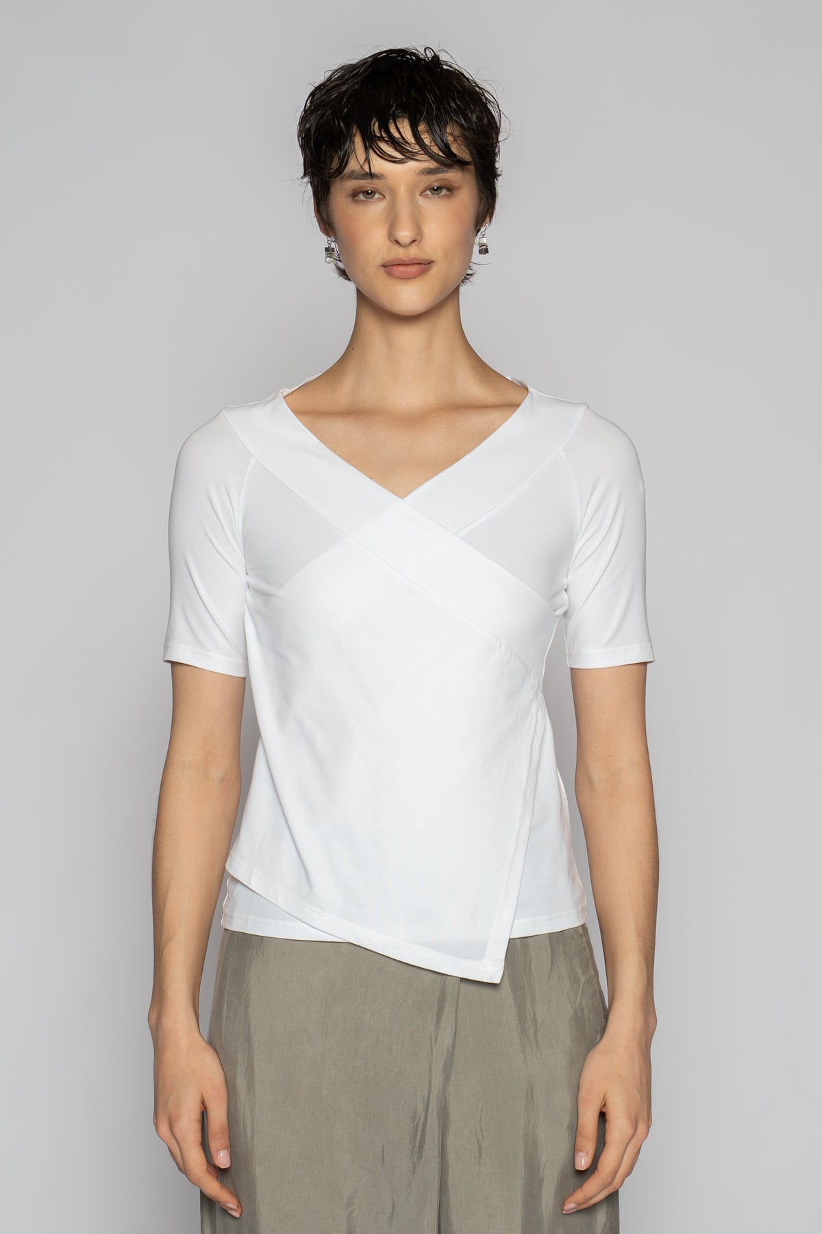 Aina V Top White