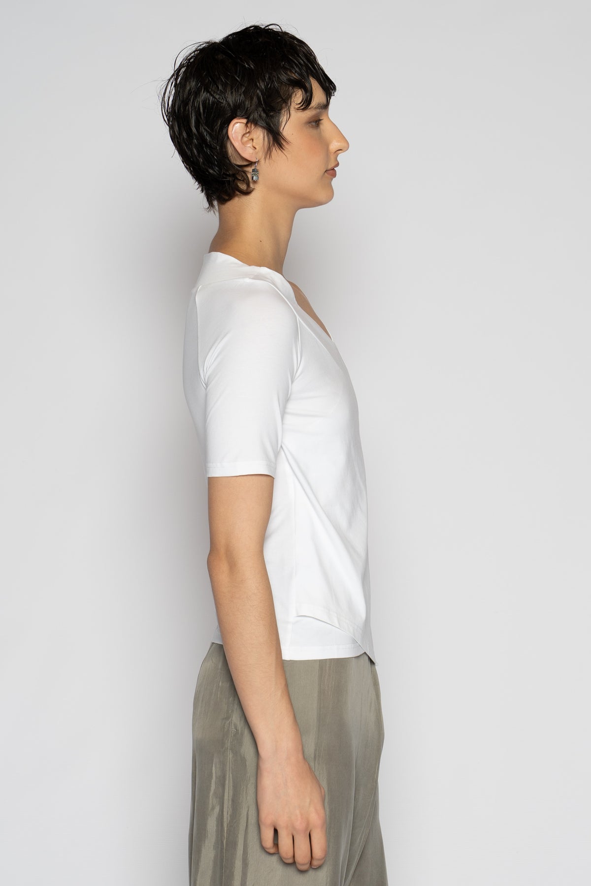 Aina V Top White