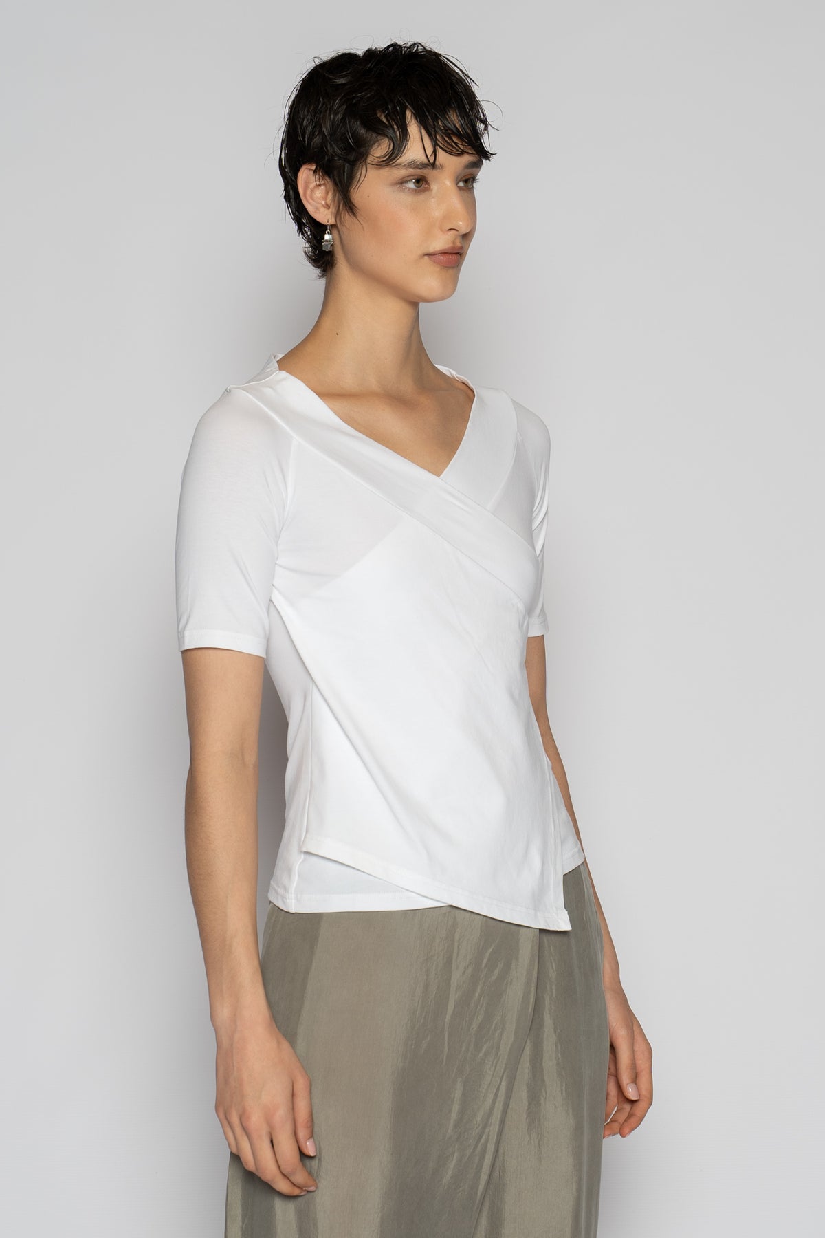 Aina V Top White
