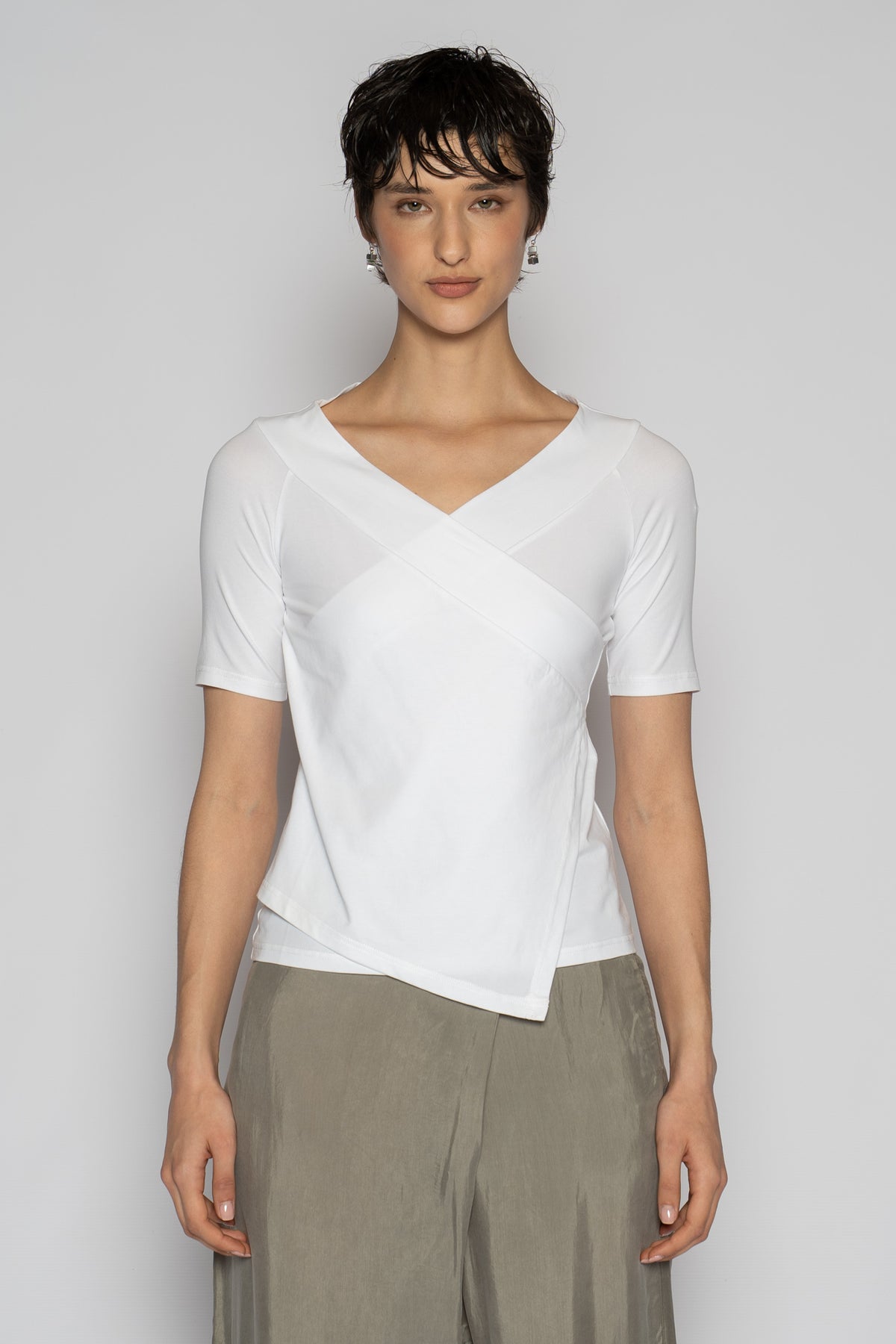 Aina V Top White