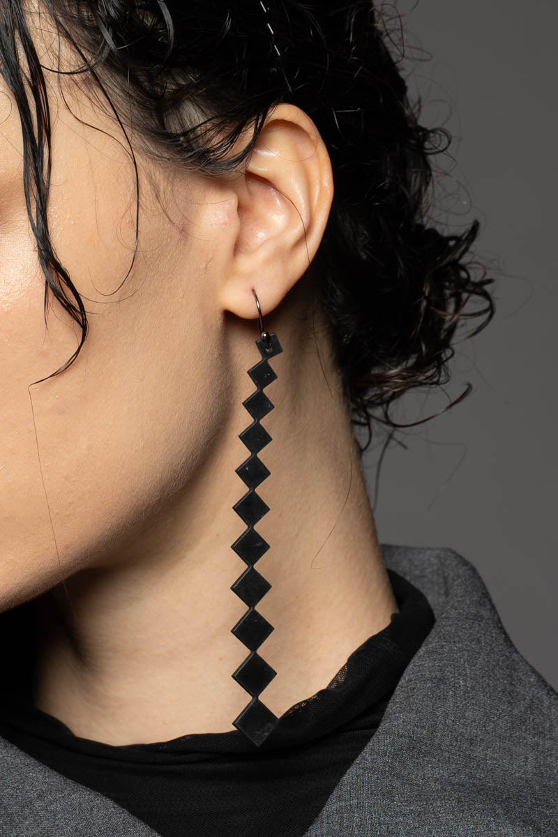 Dia Earrings Blk