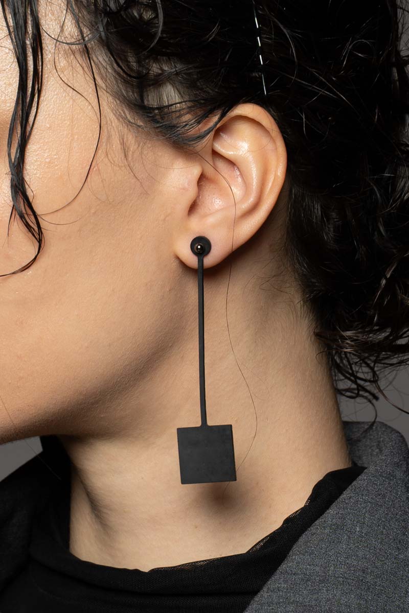 Square Drop Earrings Blk