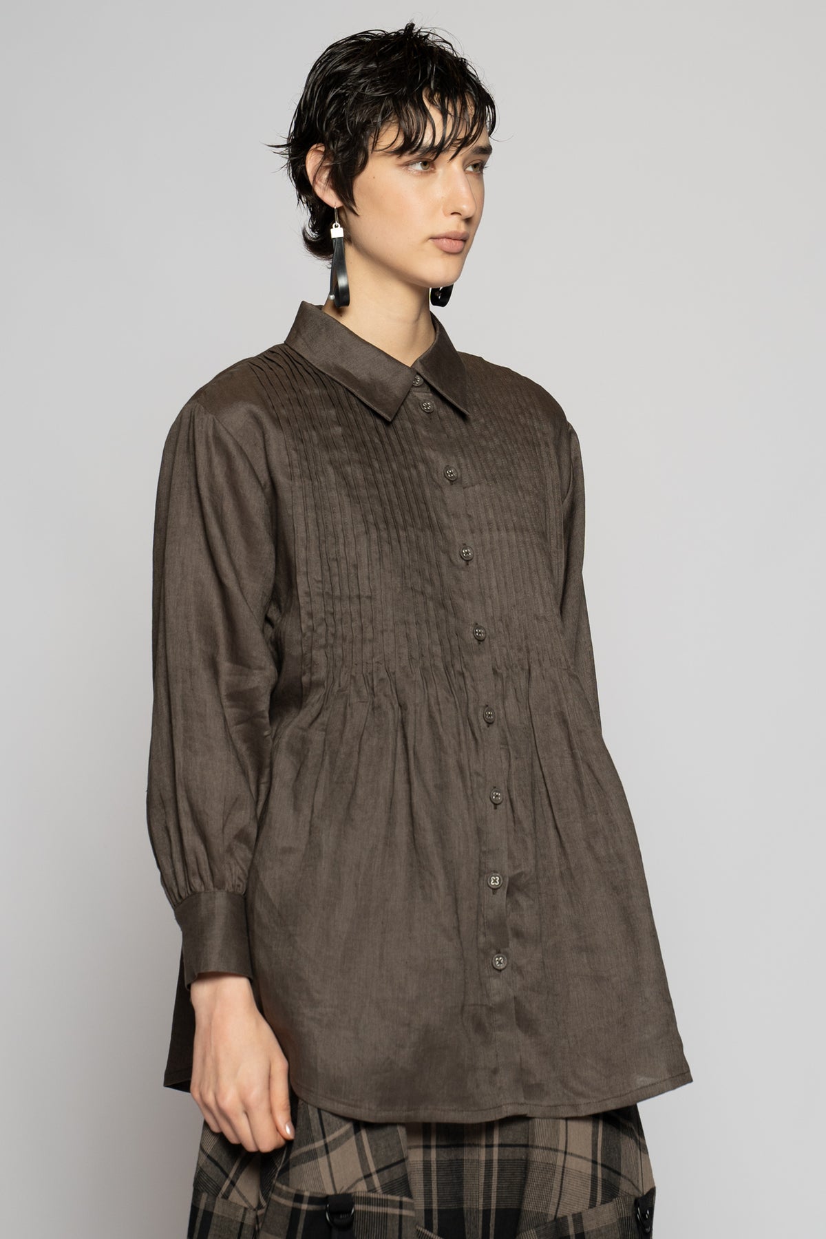 Halo Pin Shirt Truffle