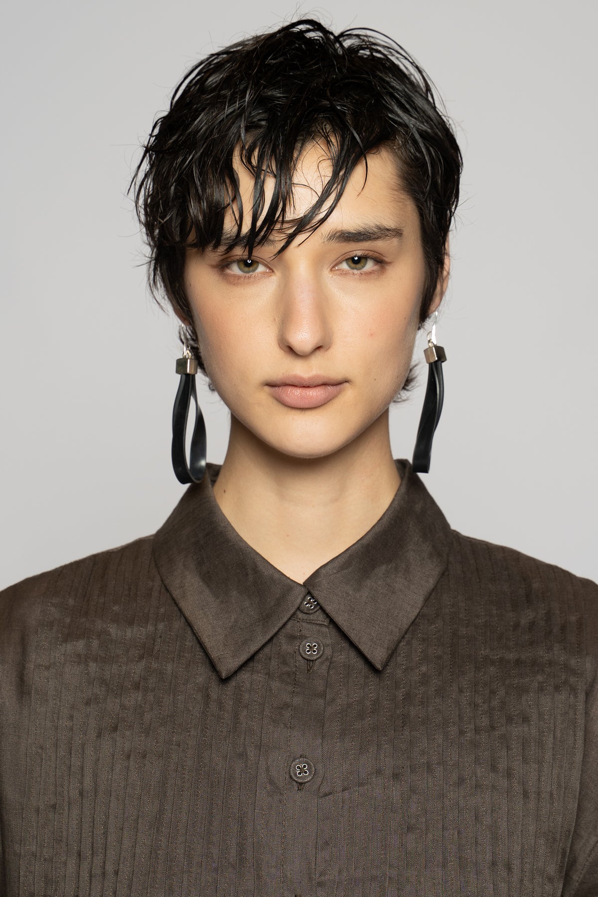 Halo Pin Shirt Truffle