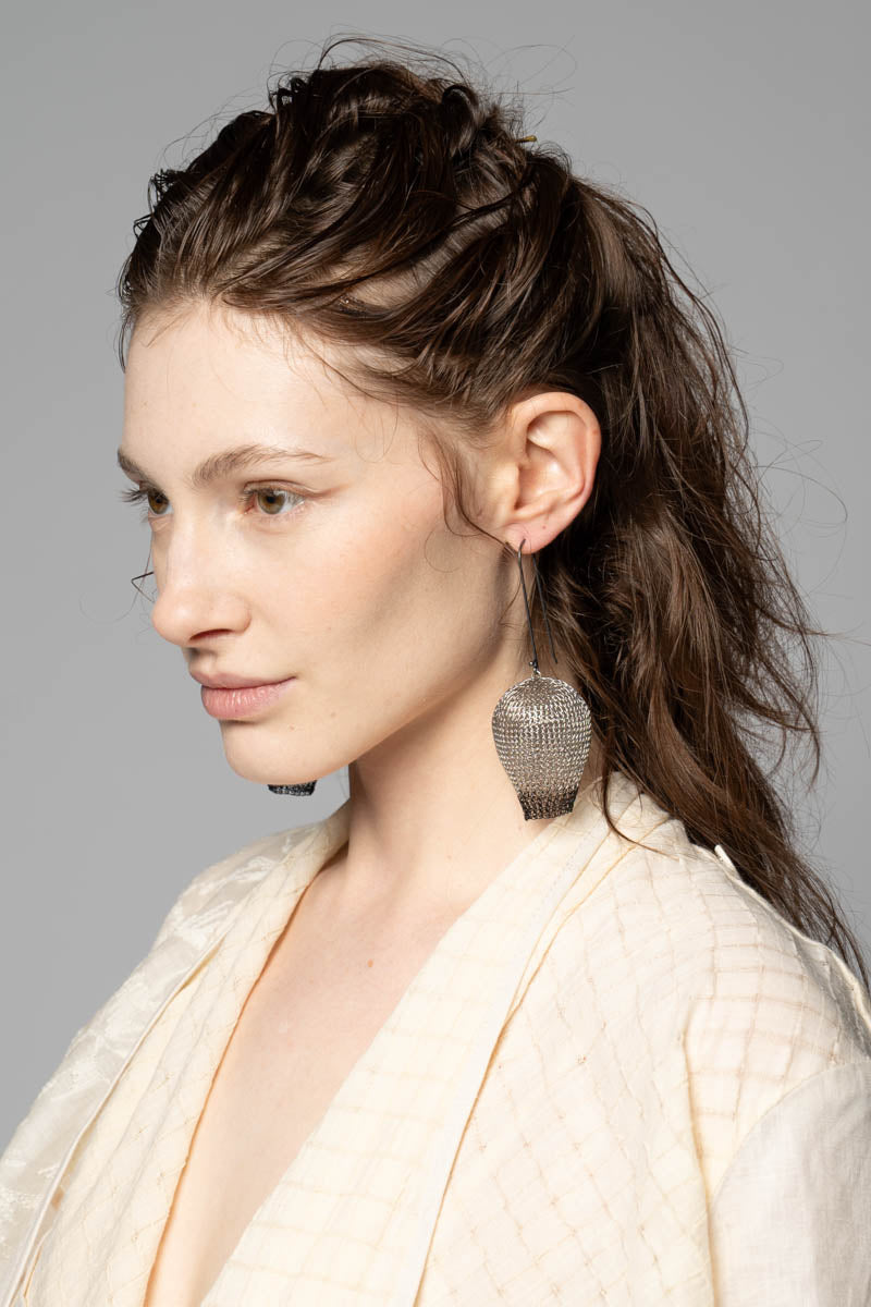 Gumnut Earrings Blk