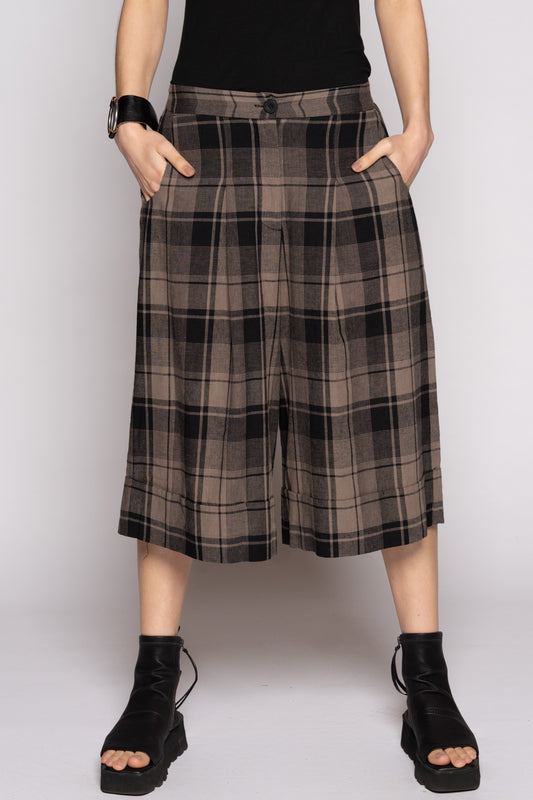Arya Shorts Truffle