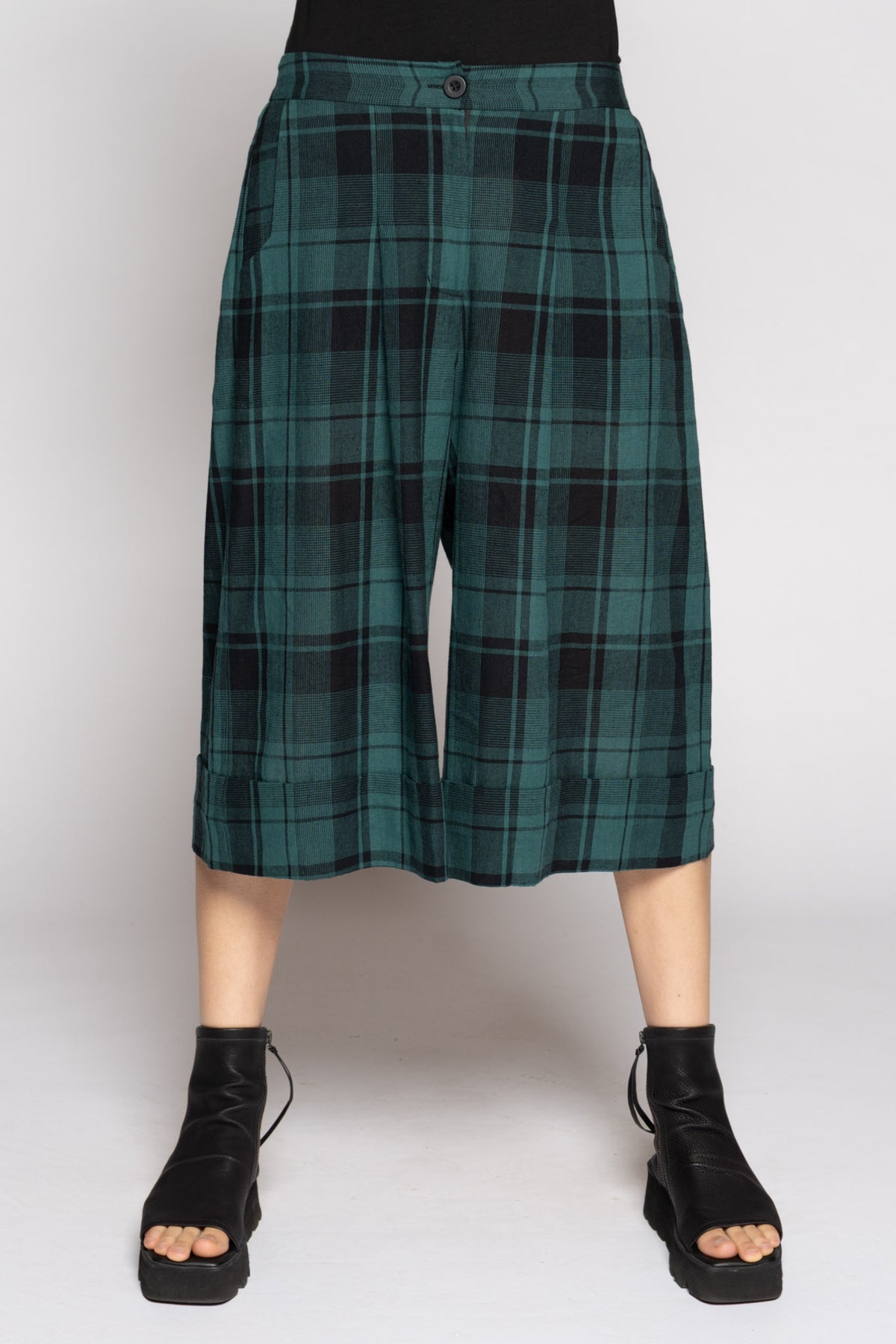 Arya Shorts Jade