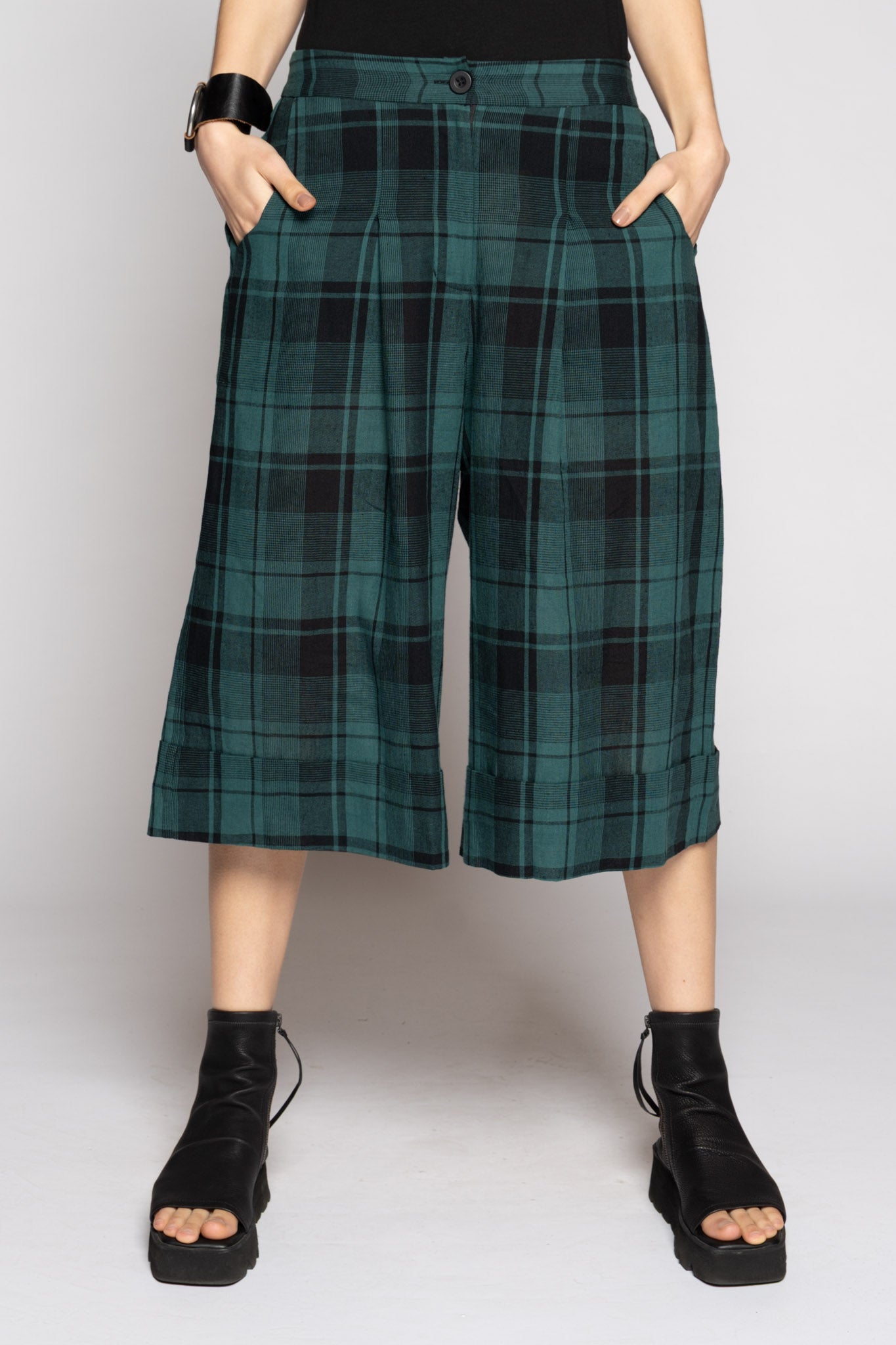 Arya Shorts Jade