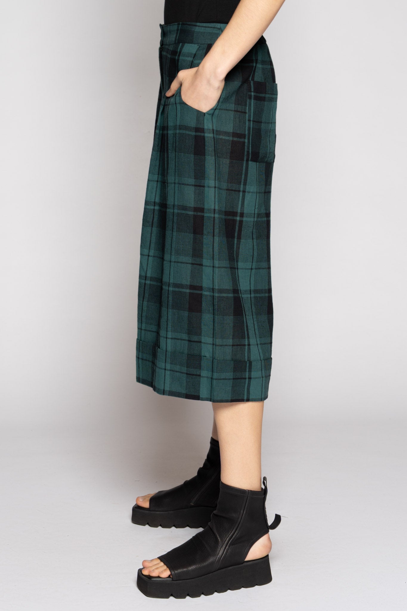 Arya Shorts Jade