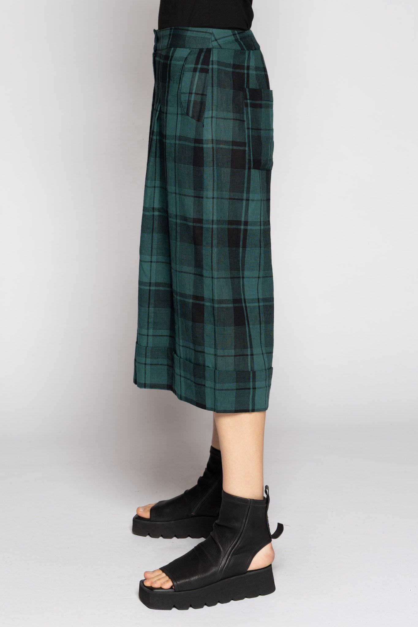 Arya Shorts Jade
