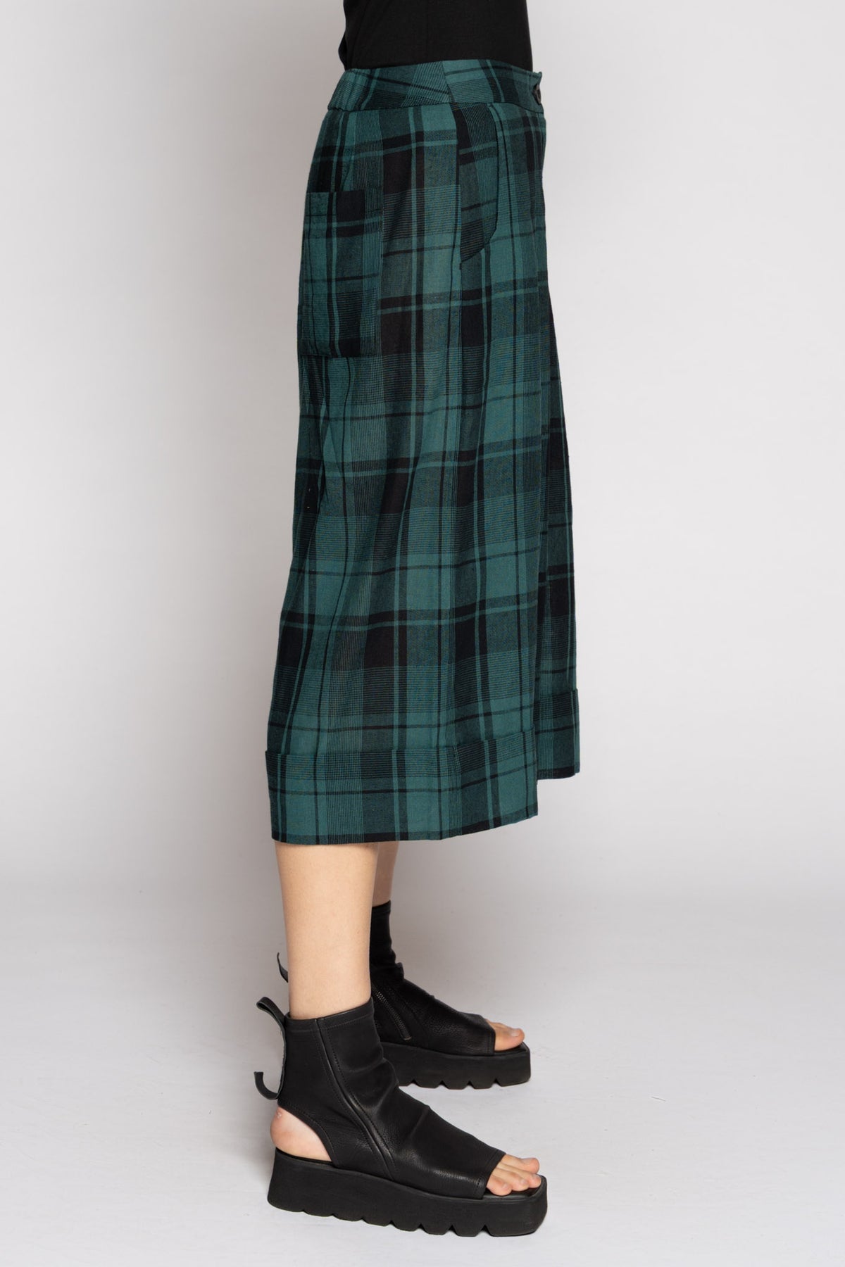 Arya Shorts Jade