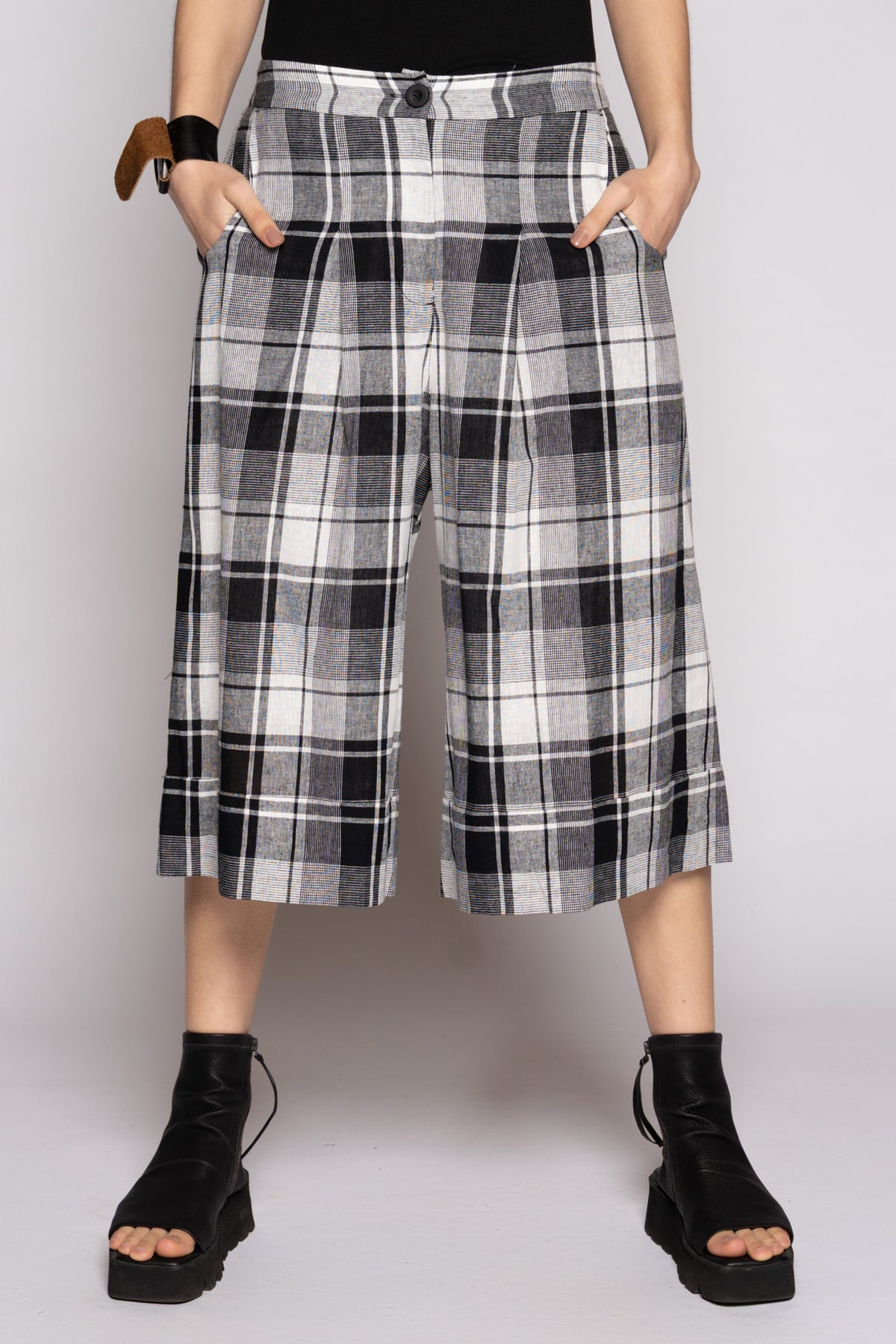 Arya Shorts Blk