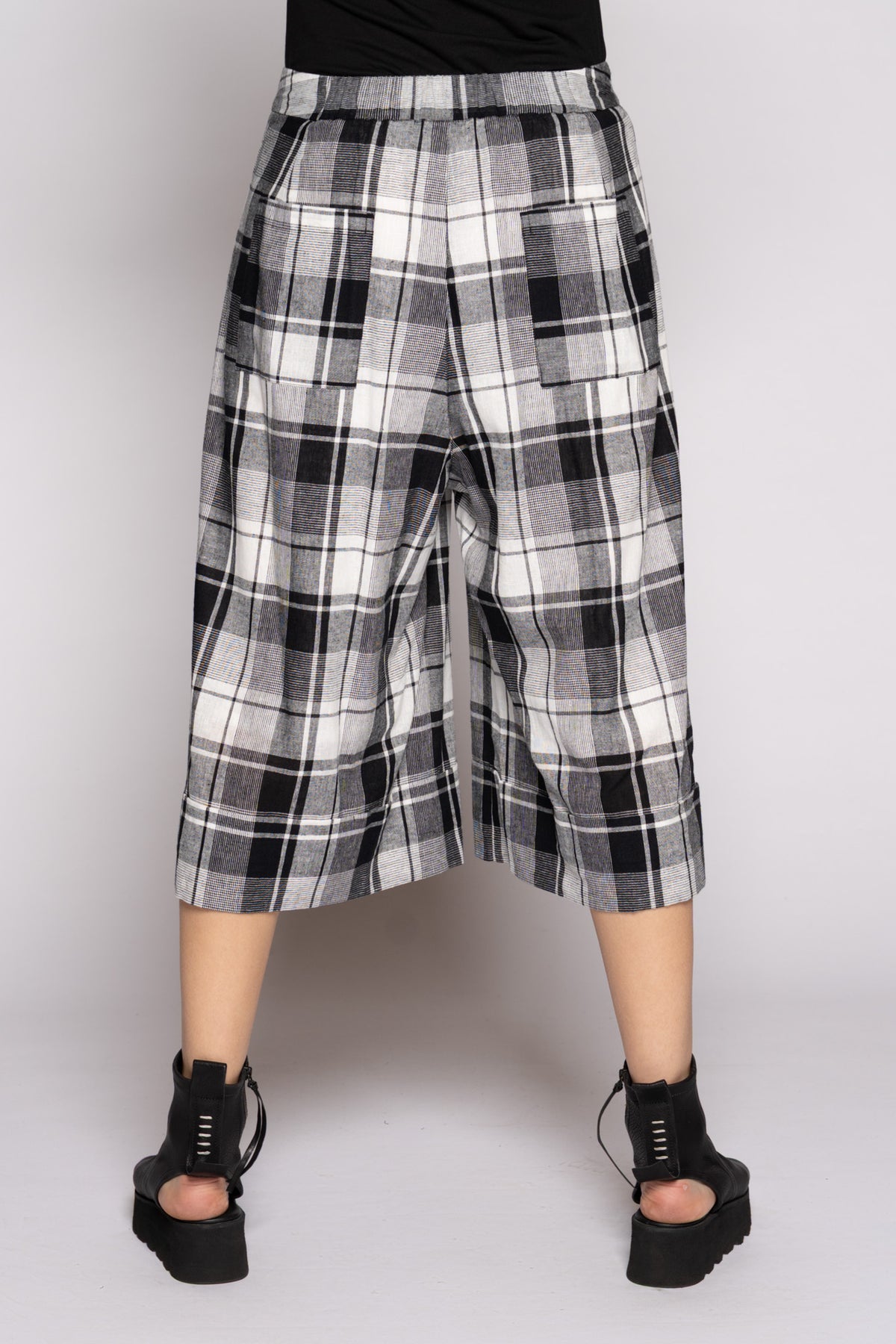 Arya Shorts Blk