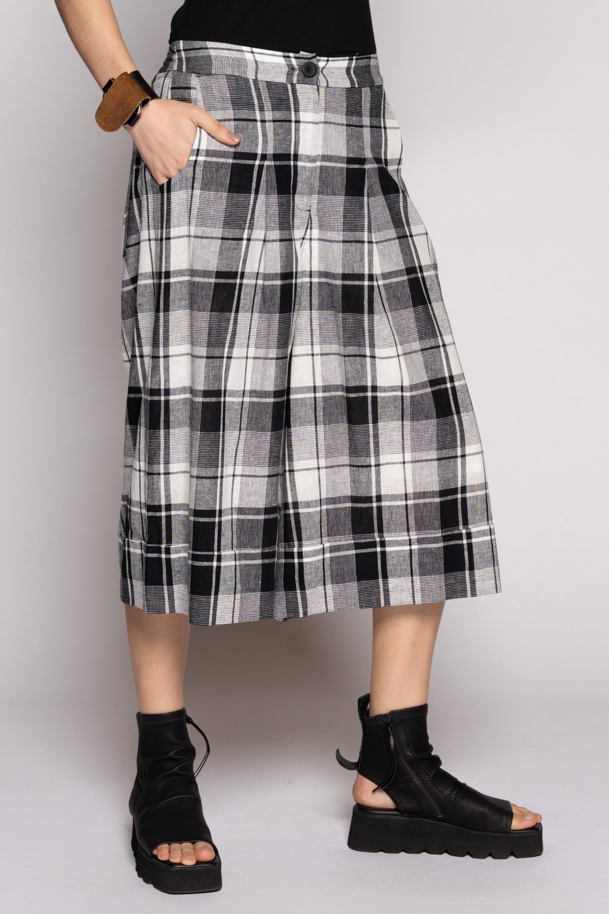 Arya Shorts Blk