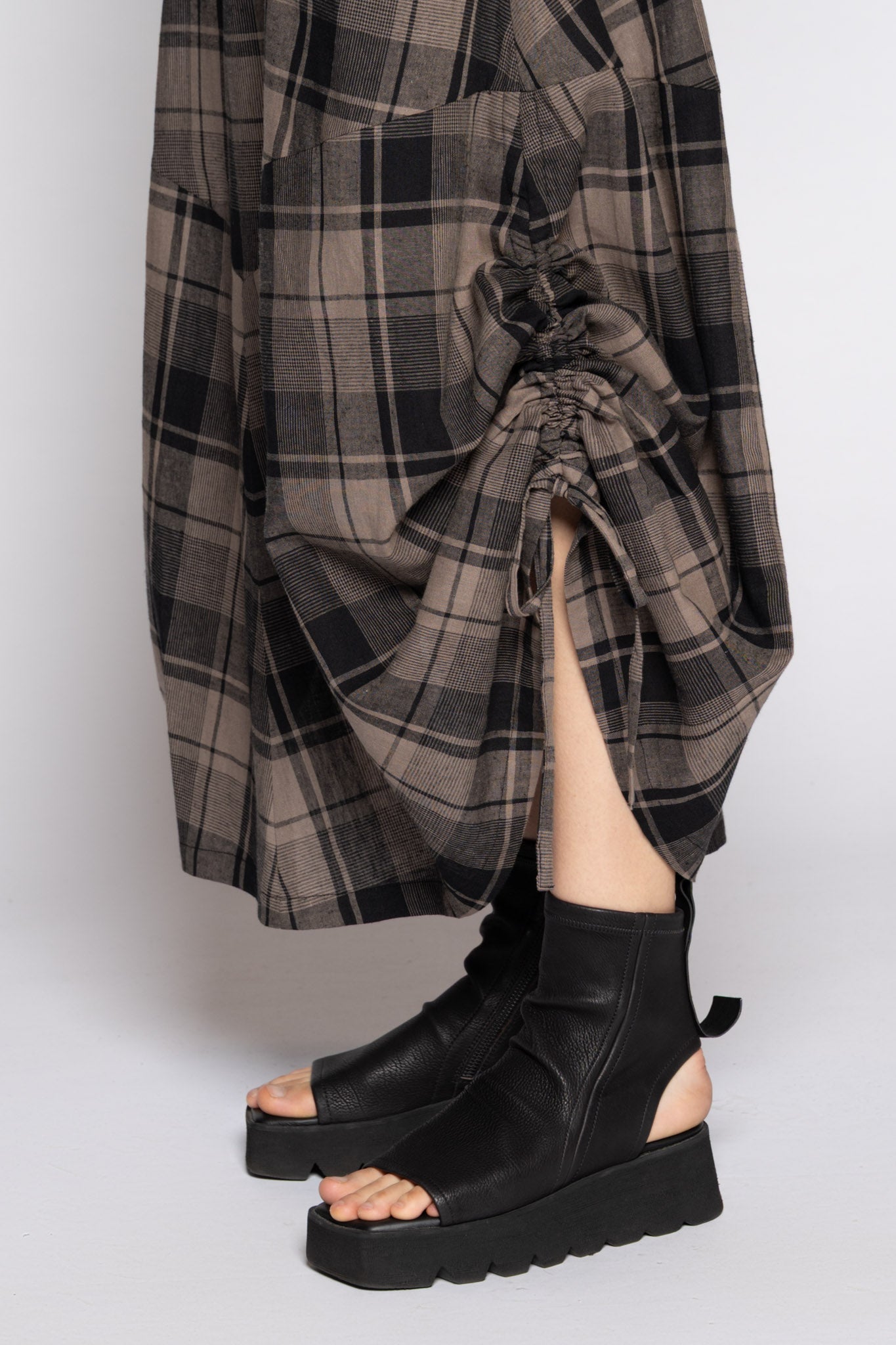 Arya Skirt Truffle