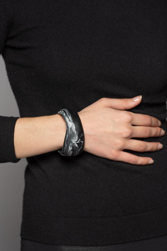 Island Bangle Blk Mb