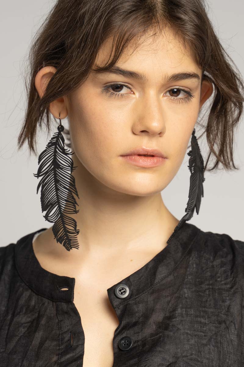 Feather Earrings Blk