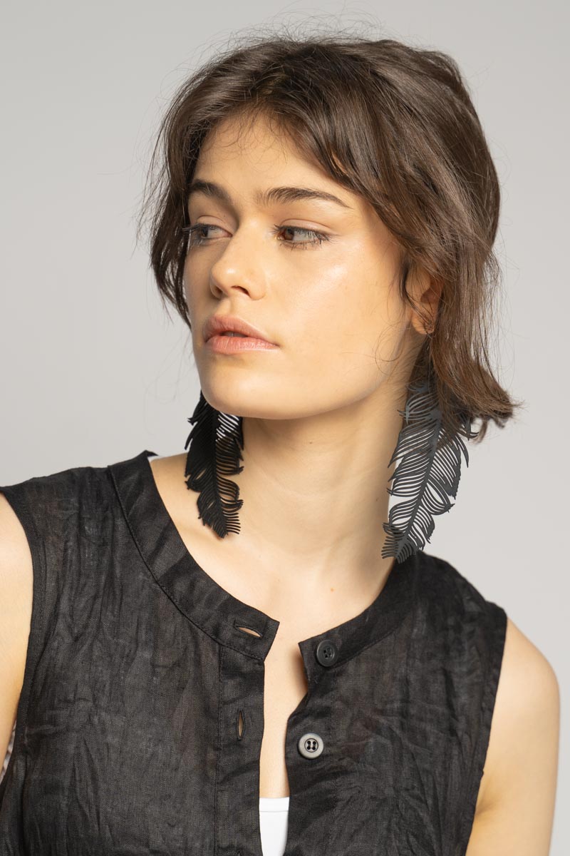 Feather Earrings Blk