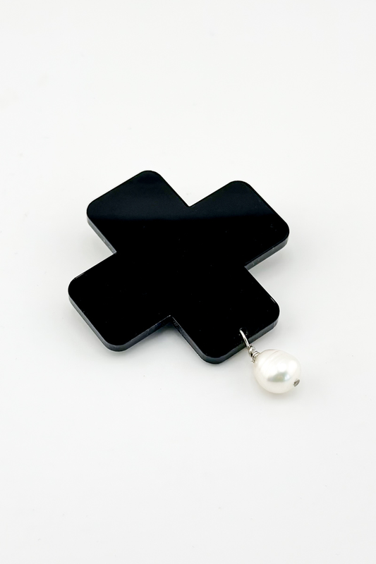 Plus Brooch Blk