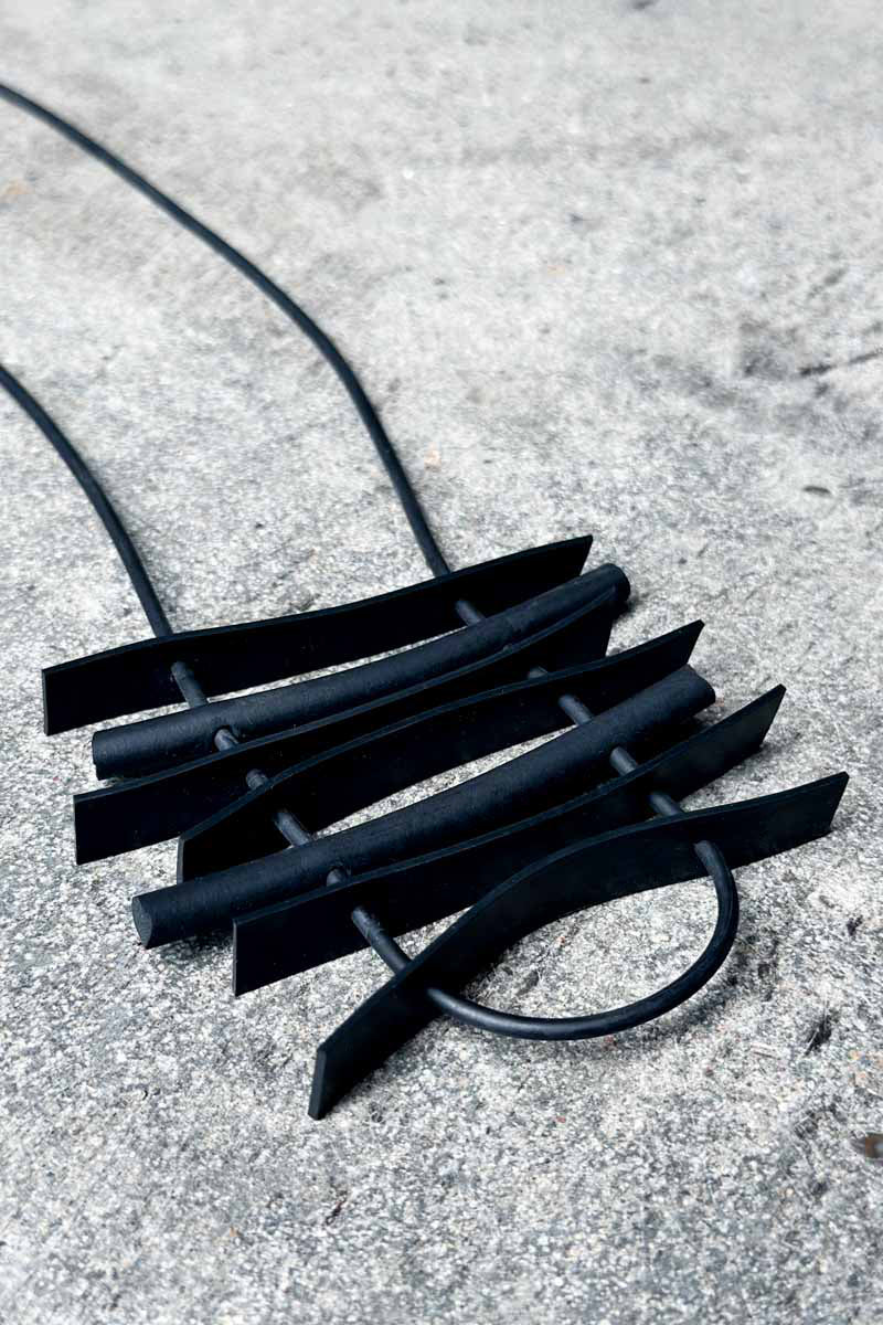 Maki NL Black