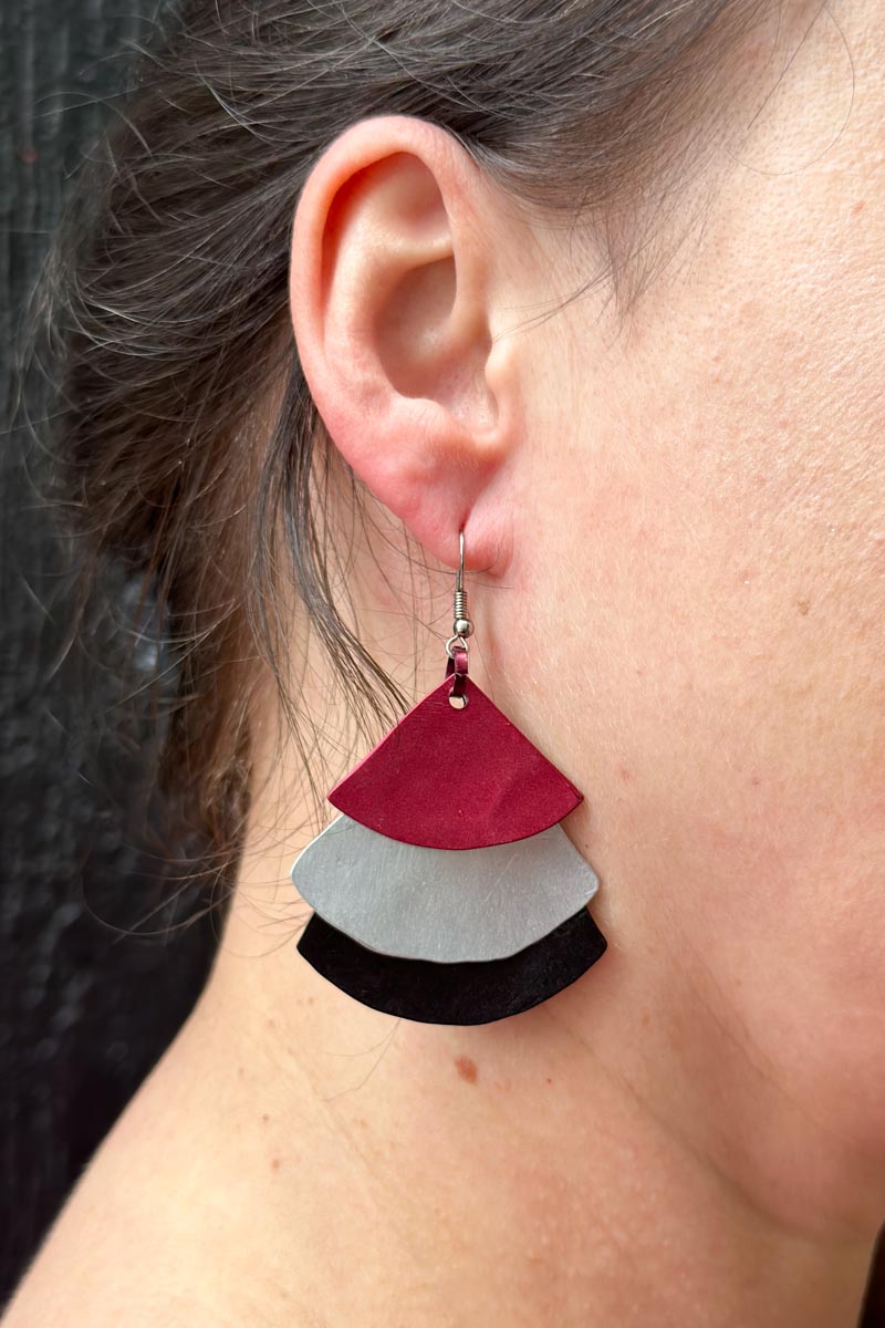 Trifan Earrings Red/Blk
