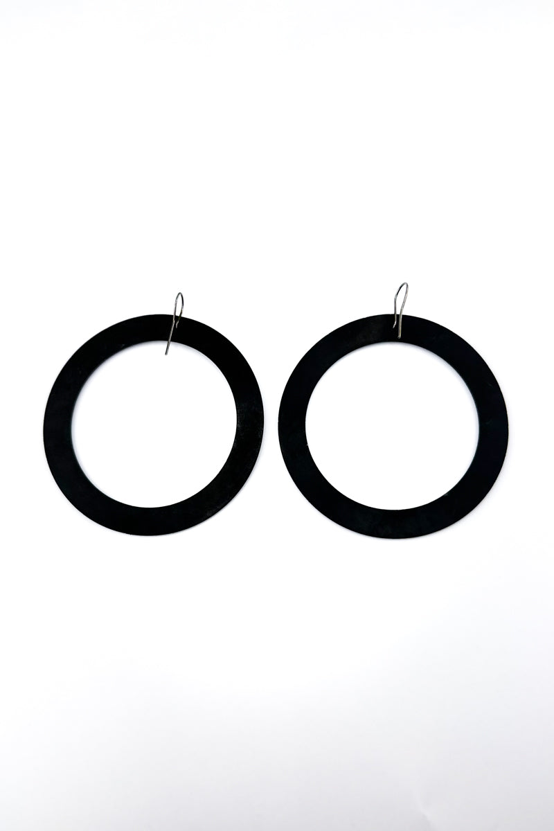 Eclipse Asym Earrings Blk