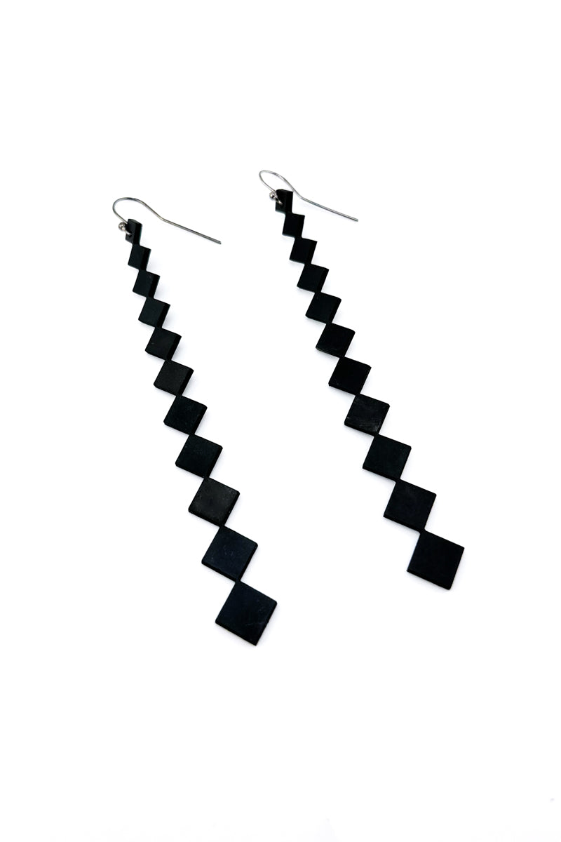 Dia Earrings Blk