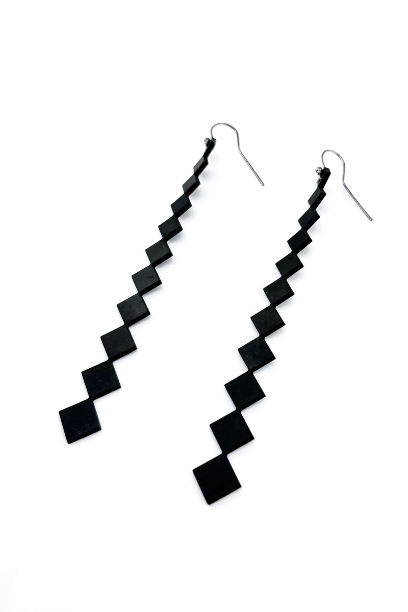 Dia Earrings Blk