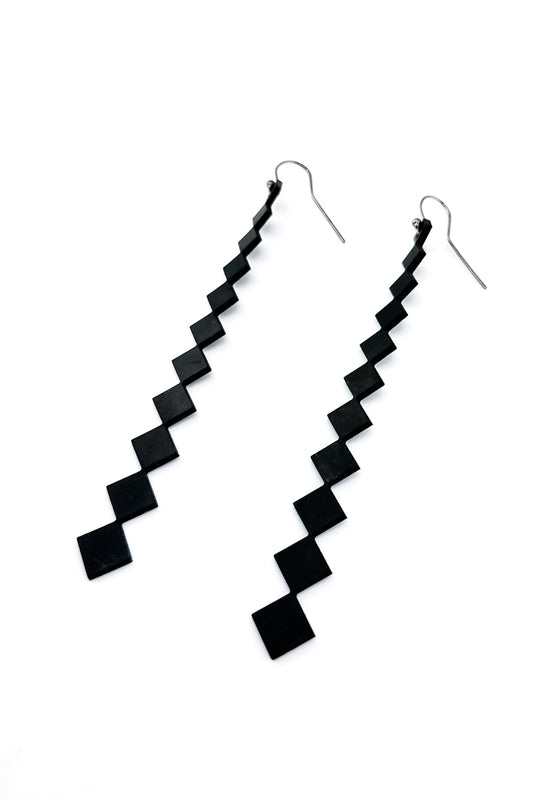 Dia Earrings Blk
