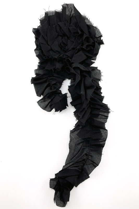 Mimi Frill Brooch Blk