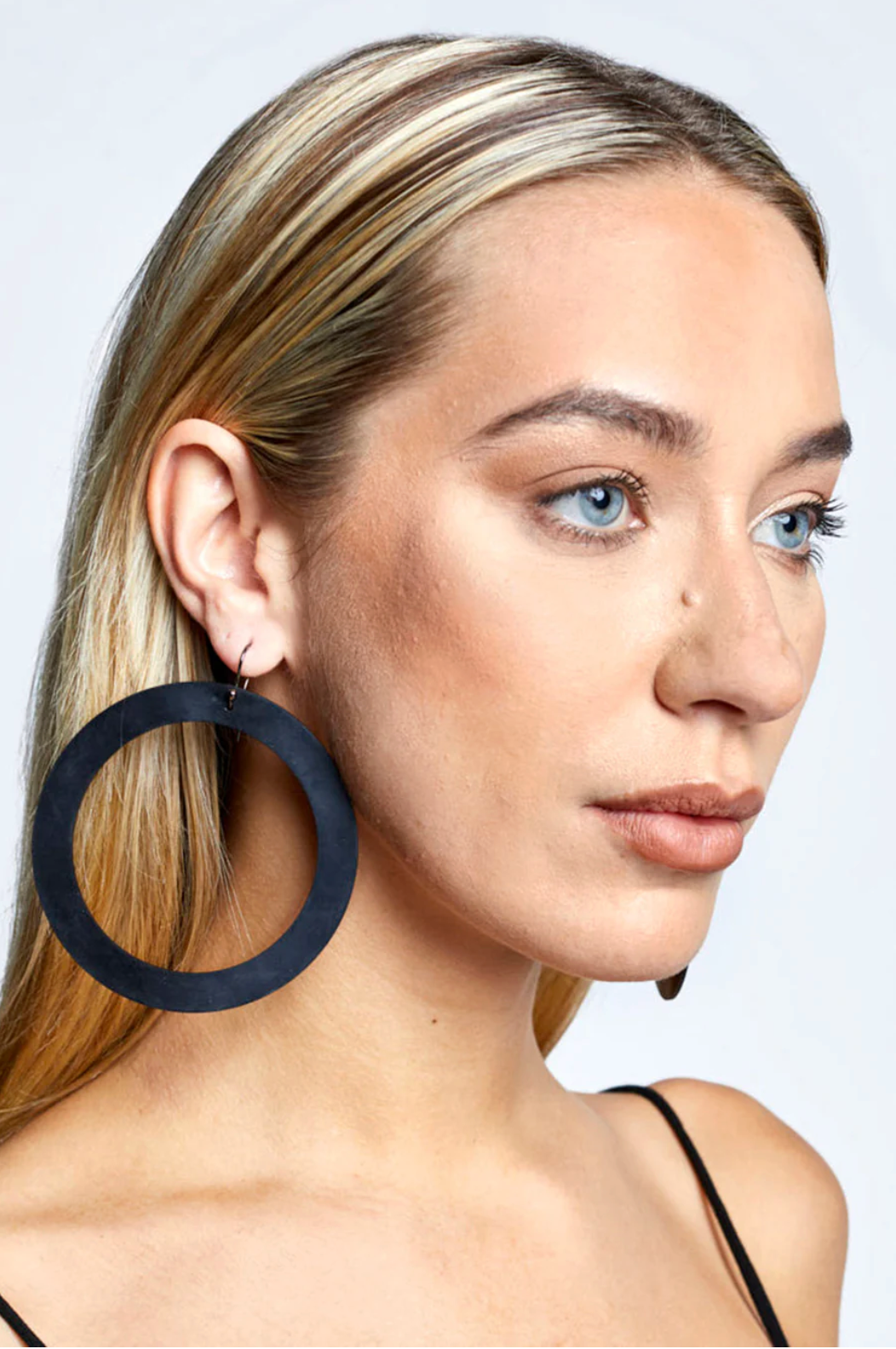 Eclipse Asym Earrings Blk