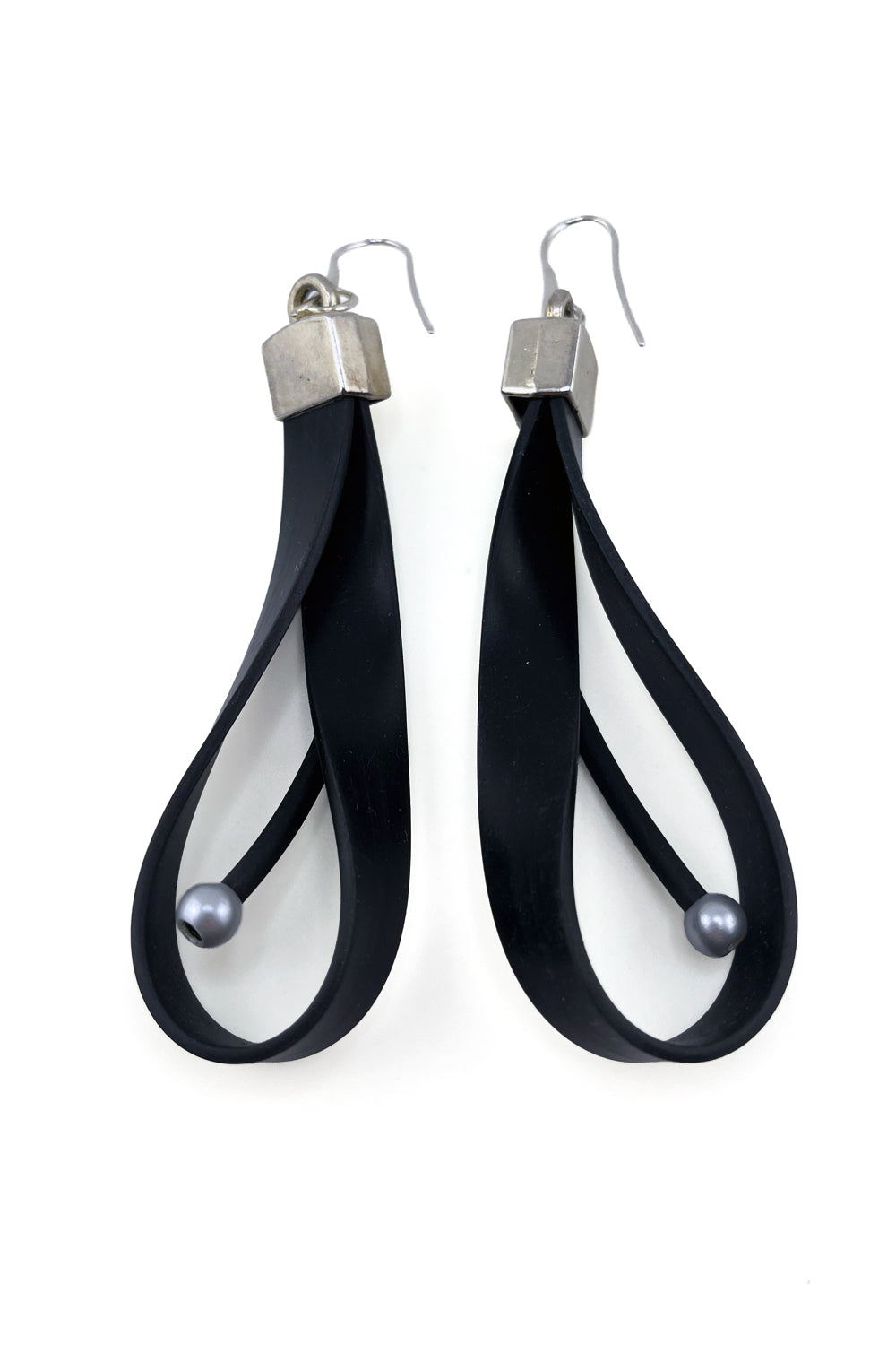 Tsuna Earrings Blk