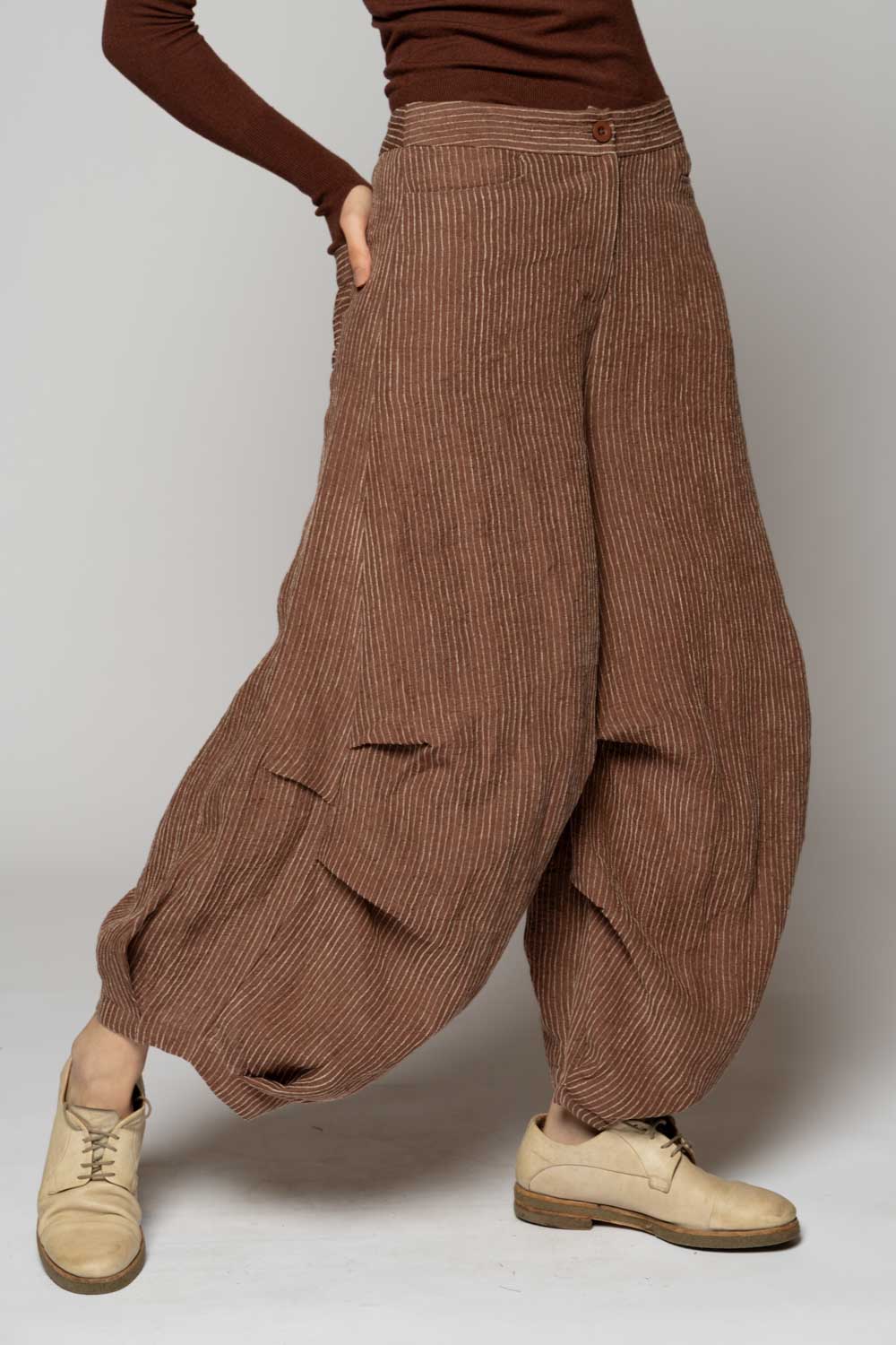 Ember Tuck Pants Walnut