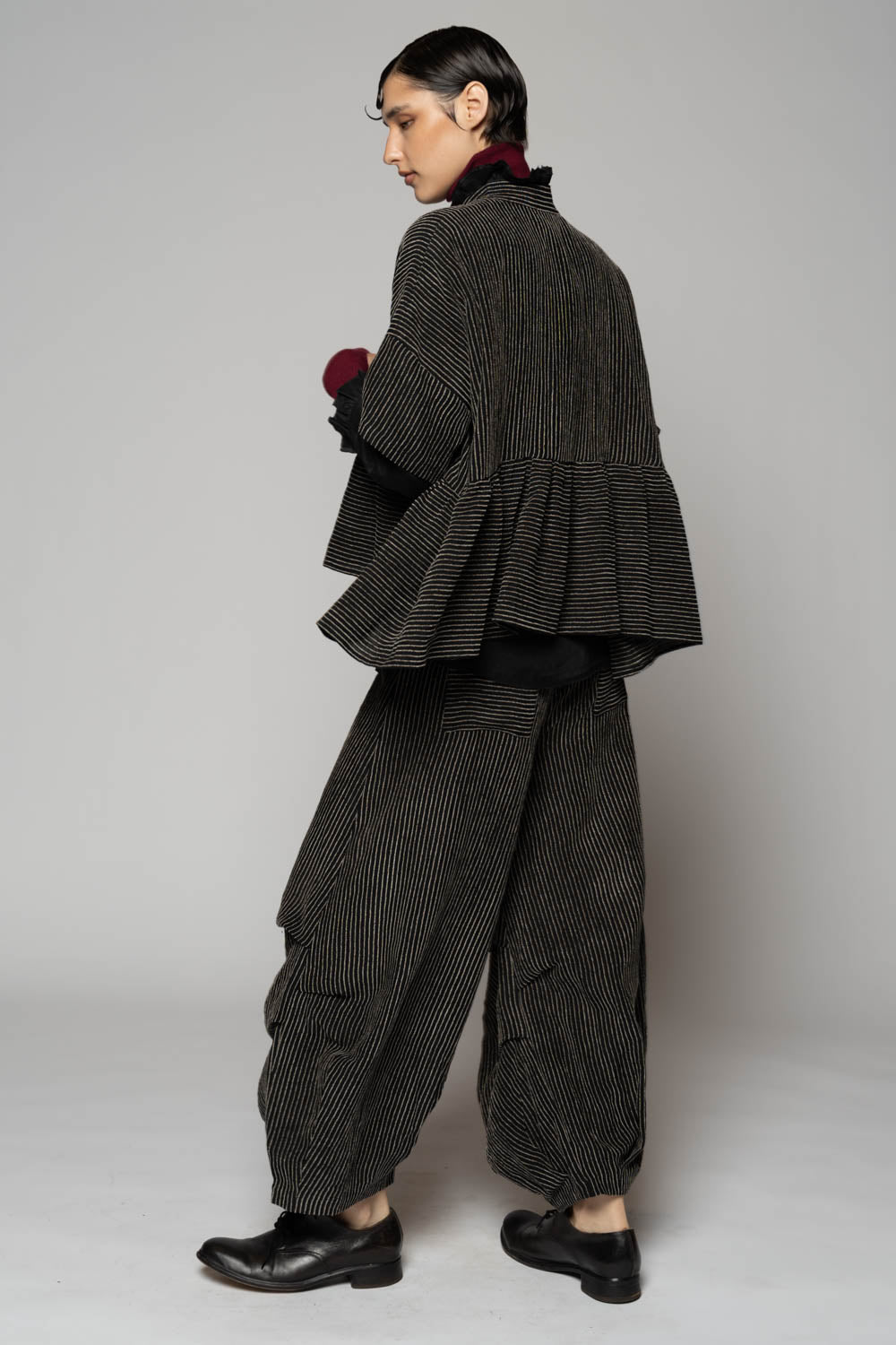 Ember Tuck Pants Blk