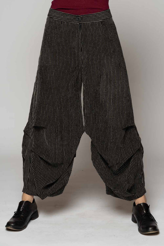 Ember Tuck Pants Blk
