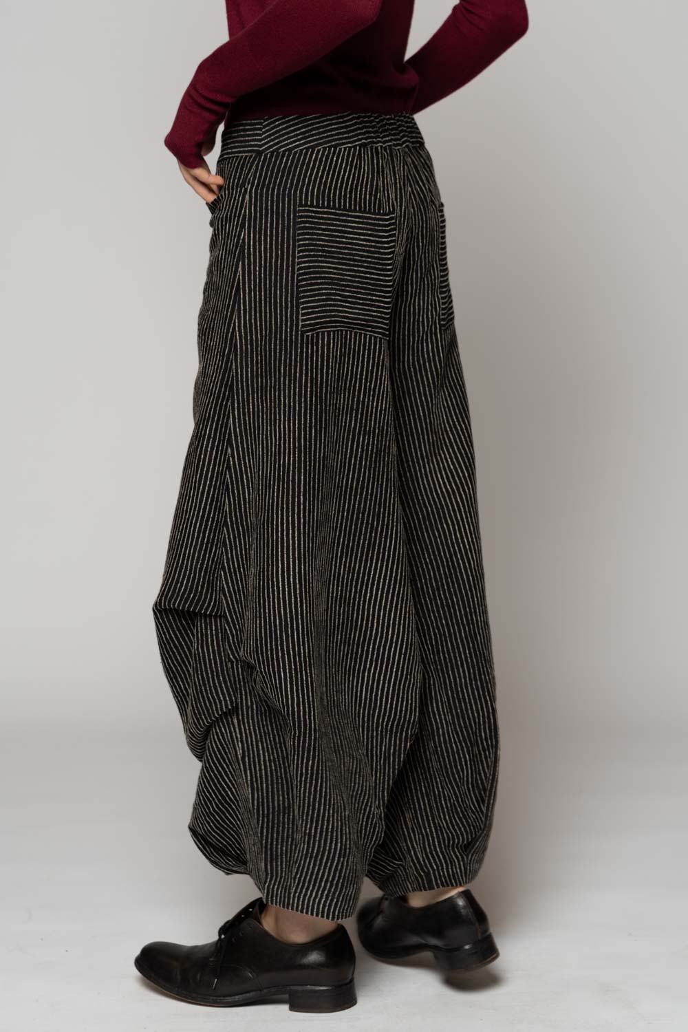 Ember Tuck Pants Blk
