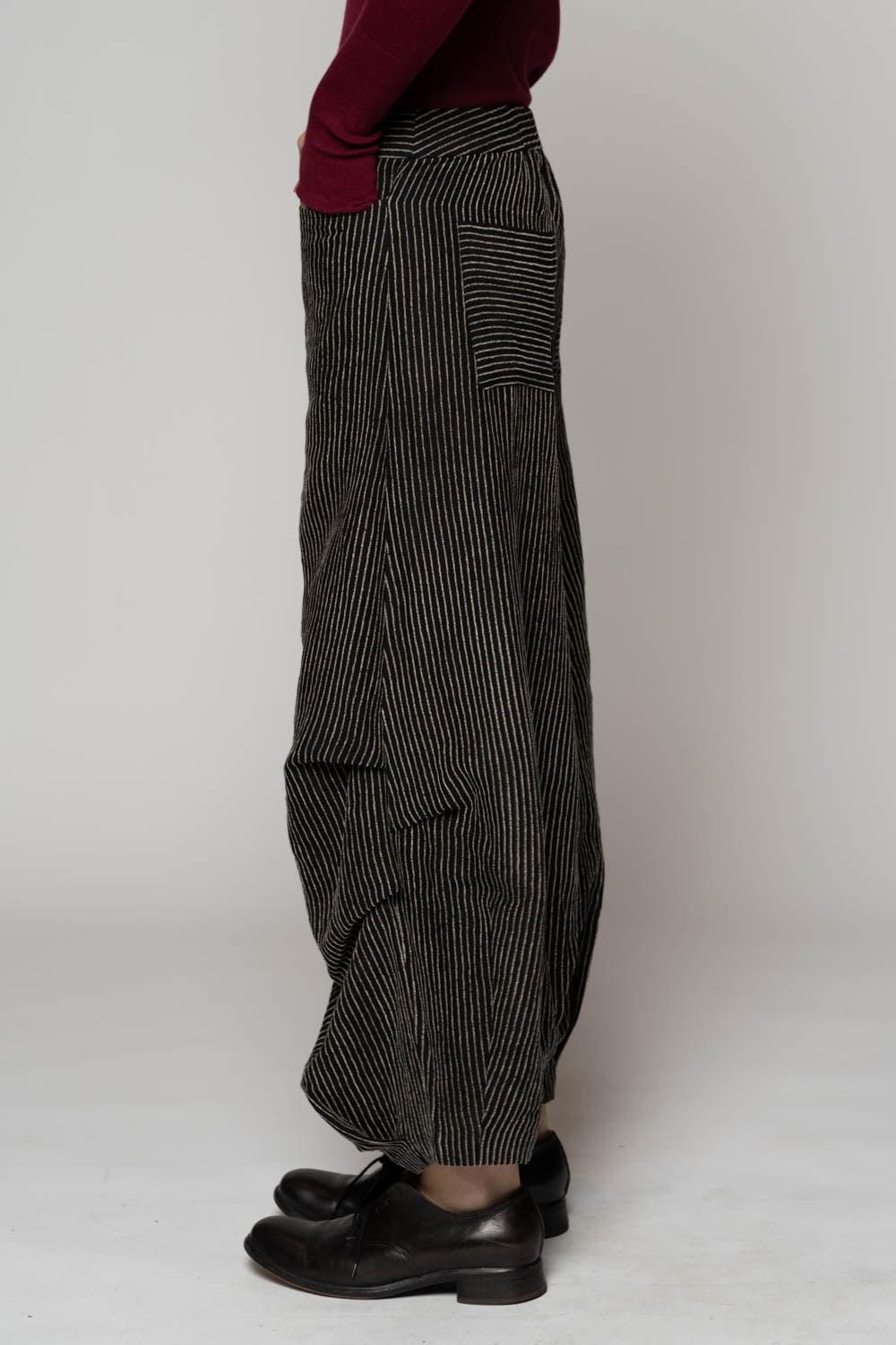 Ember Tuck Pants Blk