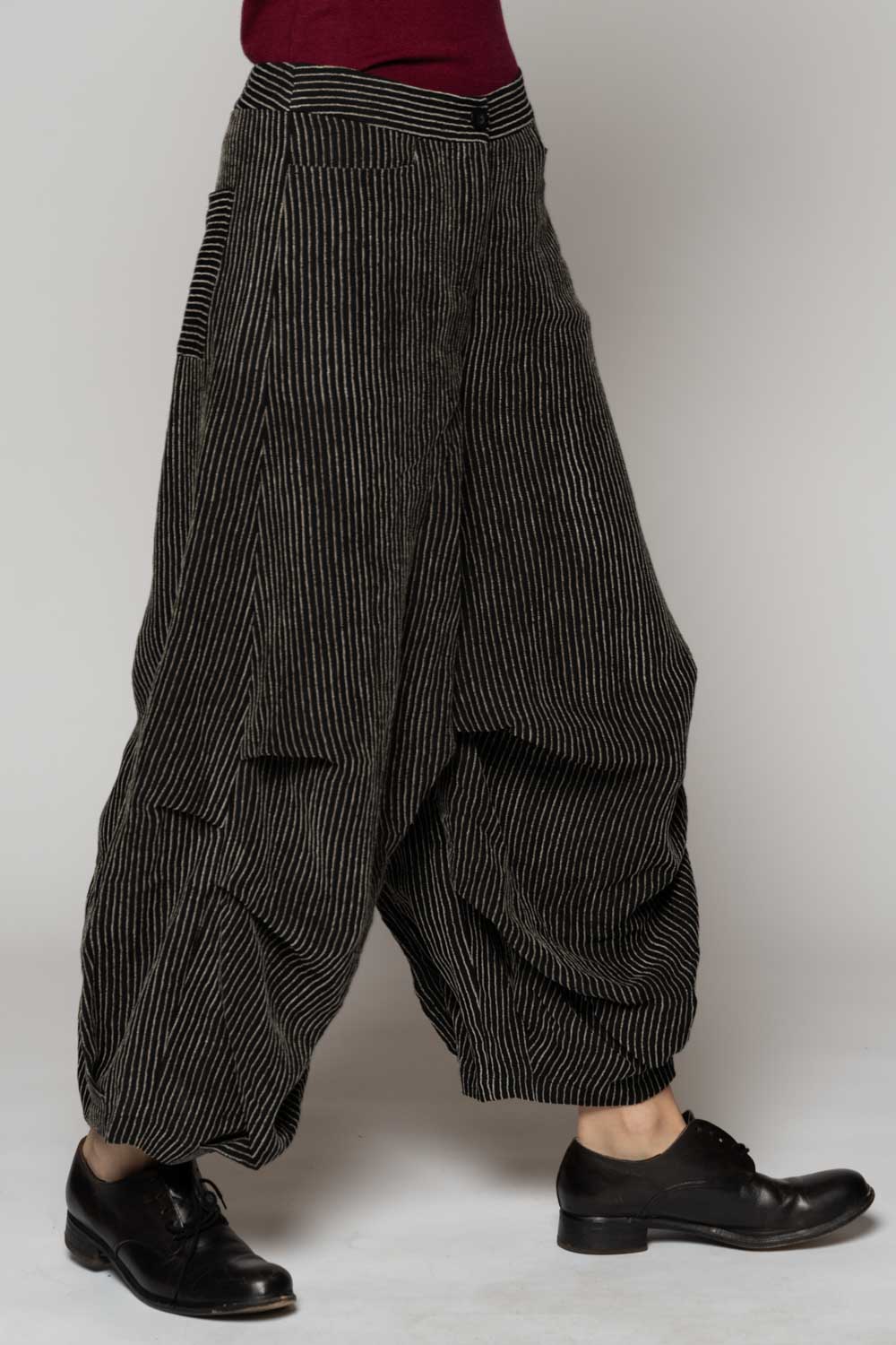 Ember Tuck Pants Blk