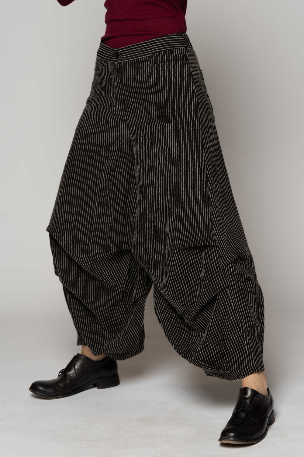 Ember Tuck Pants Blk