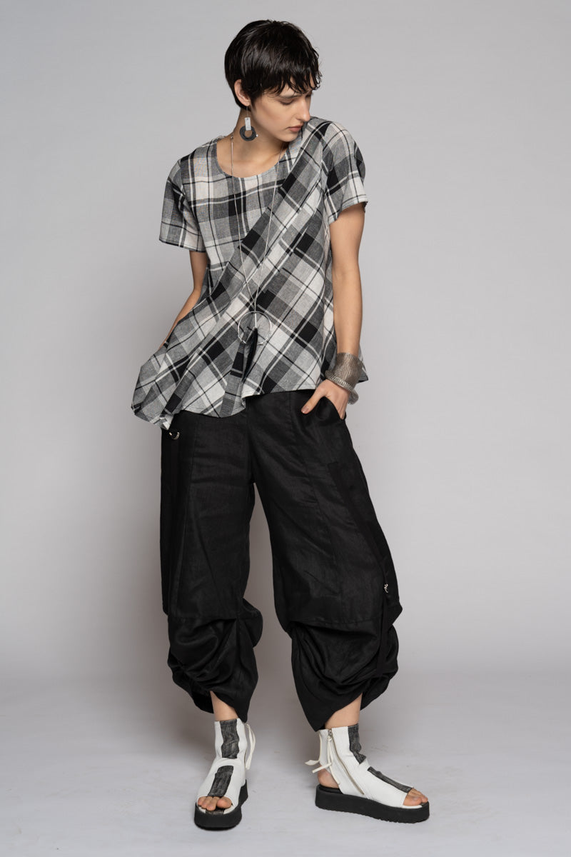 Strata Tuck Pants Blk